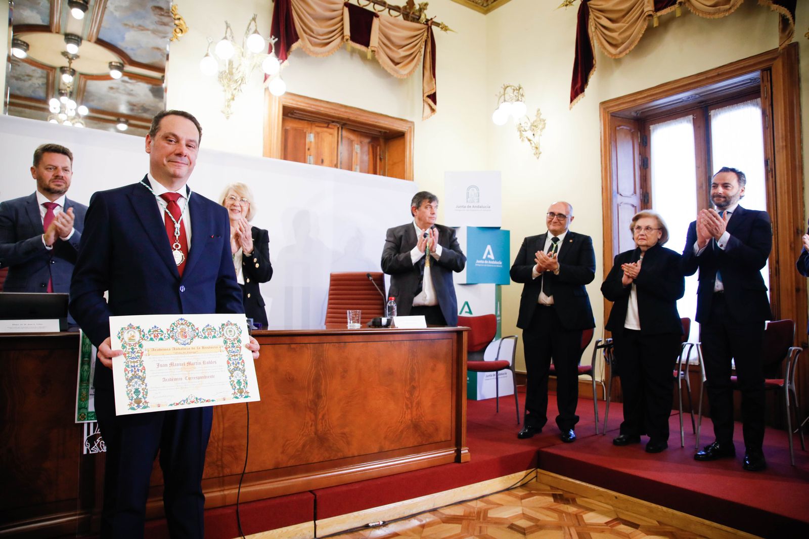 Juan Manuel Martín Robles ingresa como académico de Historia de Andalucía y te lo contamos en imágenes