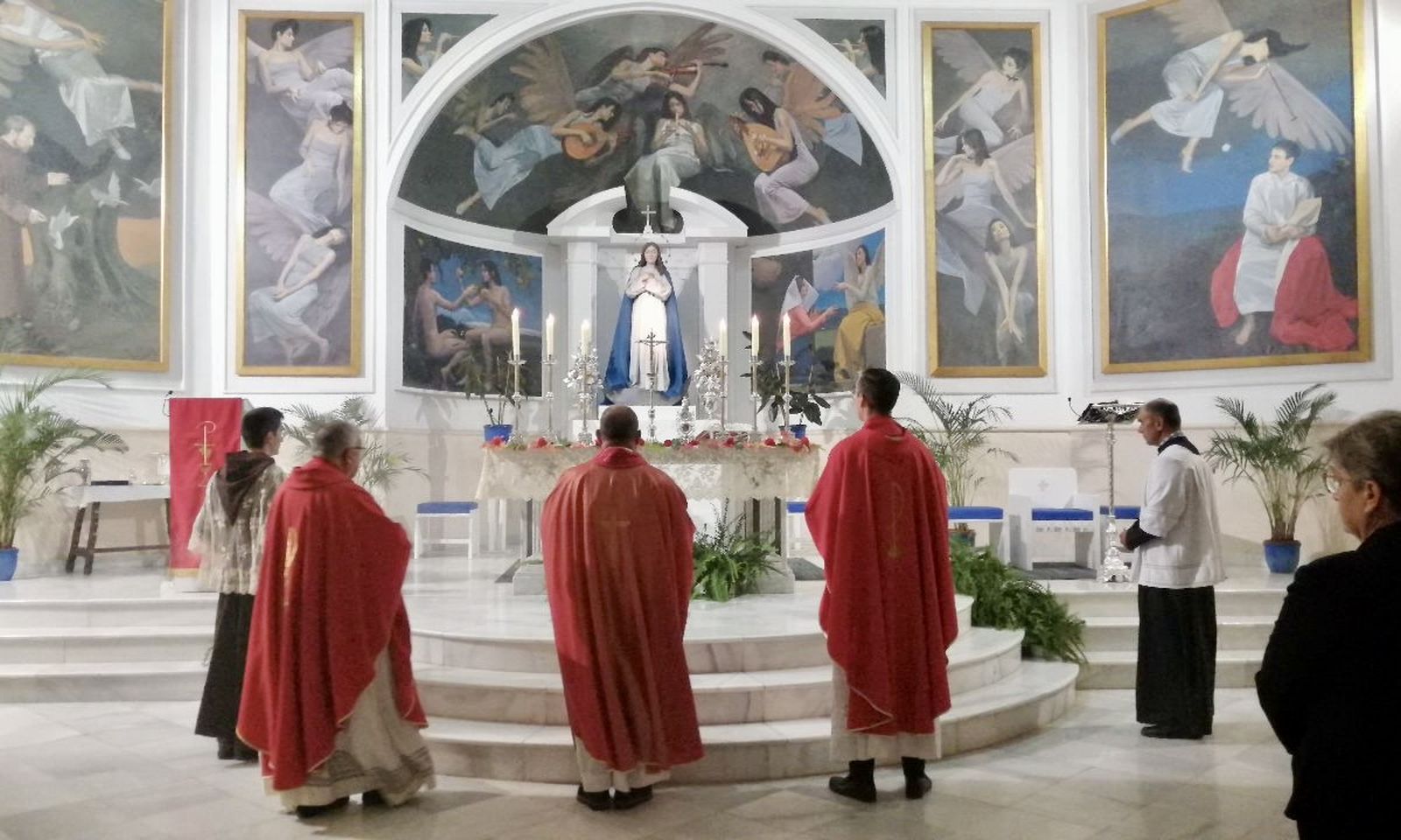 Celebración de la misa.