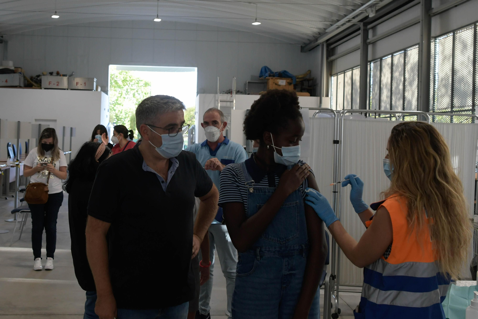Fotos: así se ha cerrado el vacunódromo del Parque Norte de Bomberos de Granada