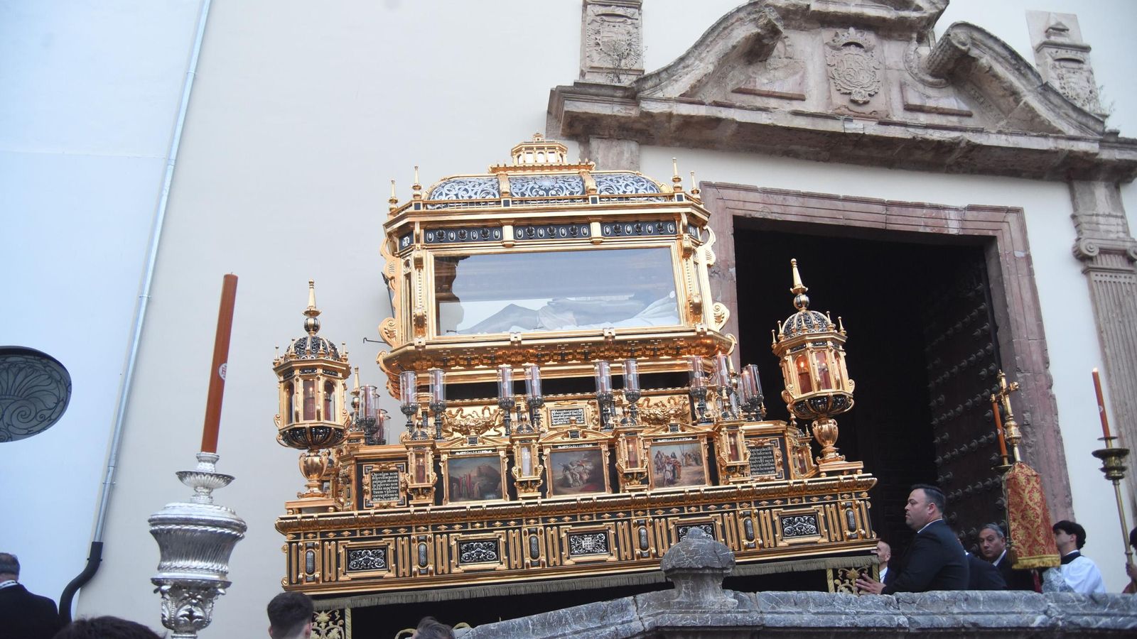Salida del Santo Sepulcro de la Compañía