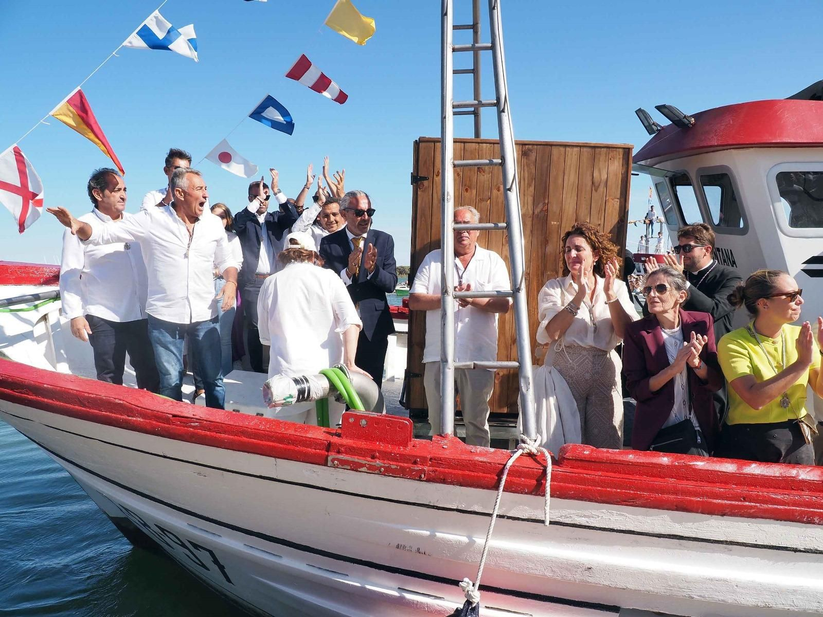 Imágenes del desembarco de la Virgen de la Bella en el Terrón de Lepe