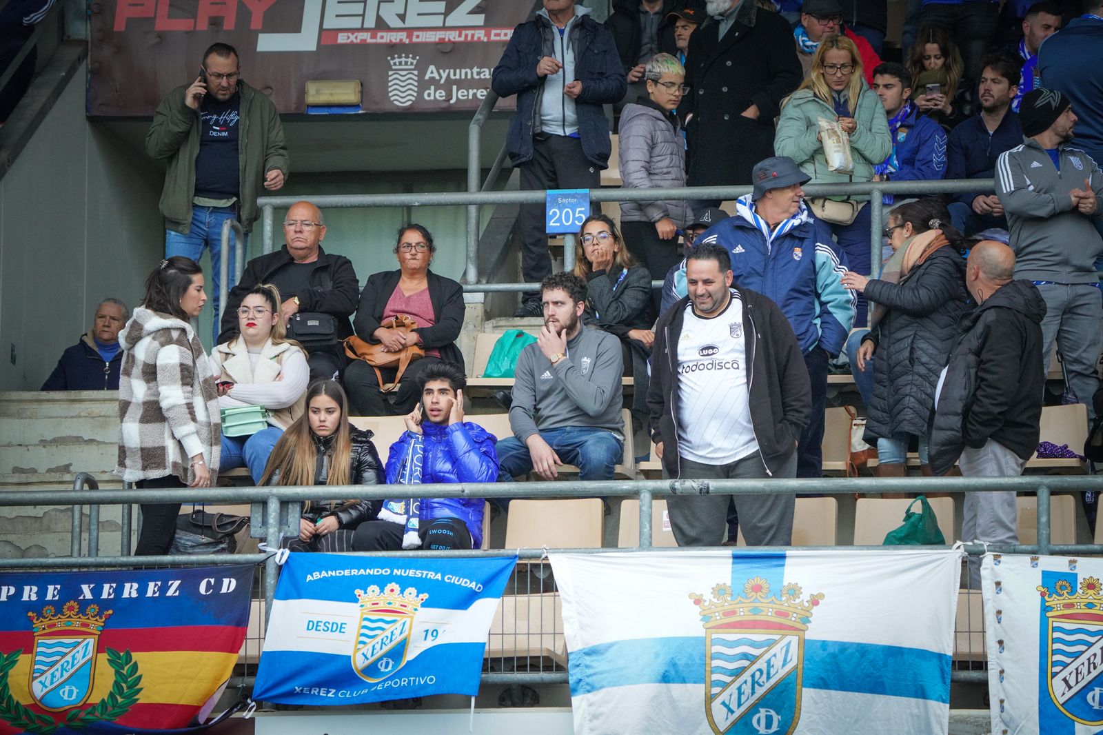 Búscate en el partido del Xerez CD - Cabecense