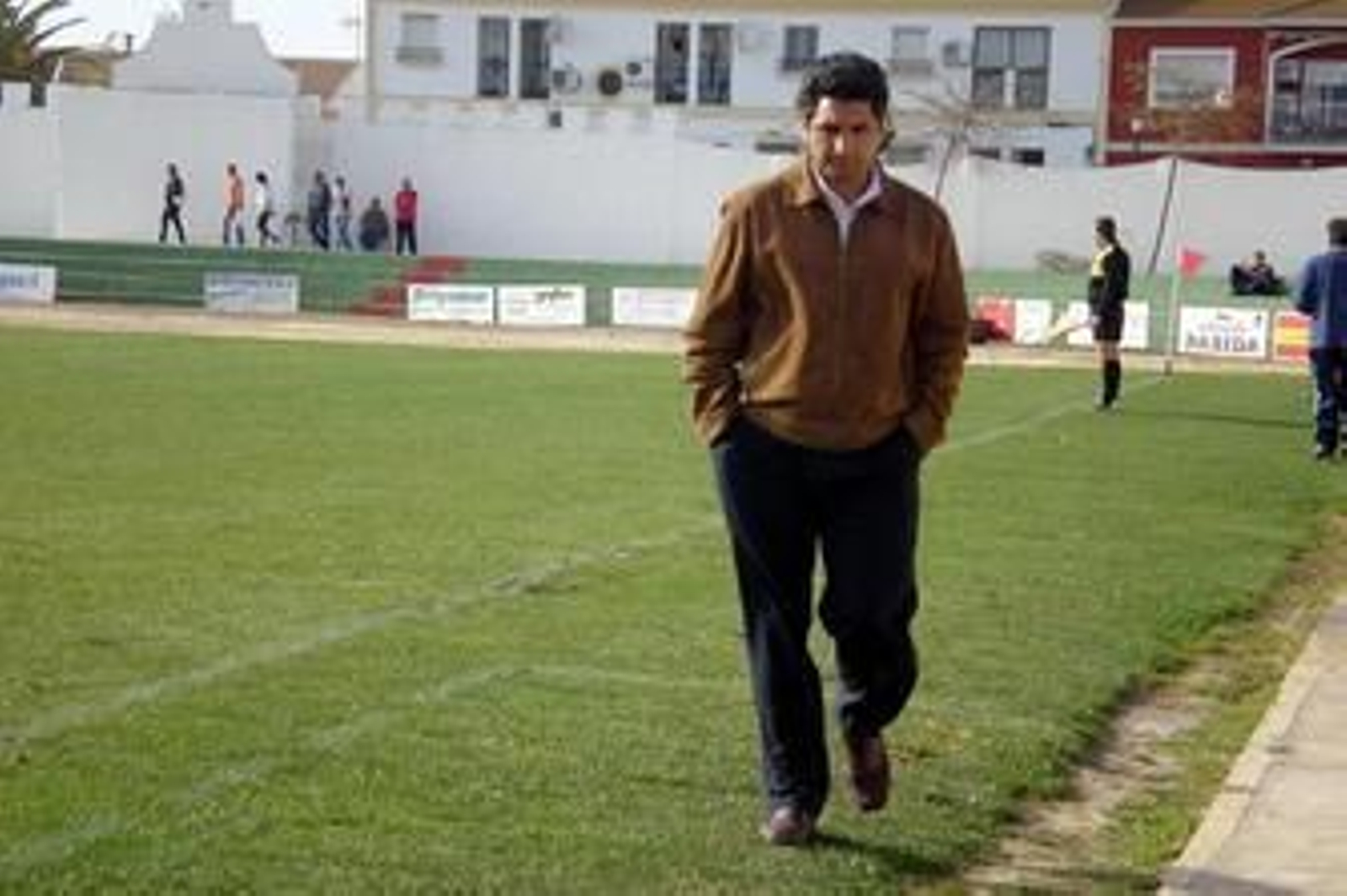 Juan José Cortés, el pasado domingo, dirigiendo de nuevo al club de fútbol Pinzón.