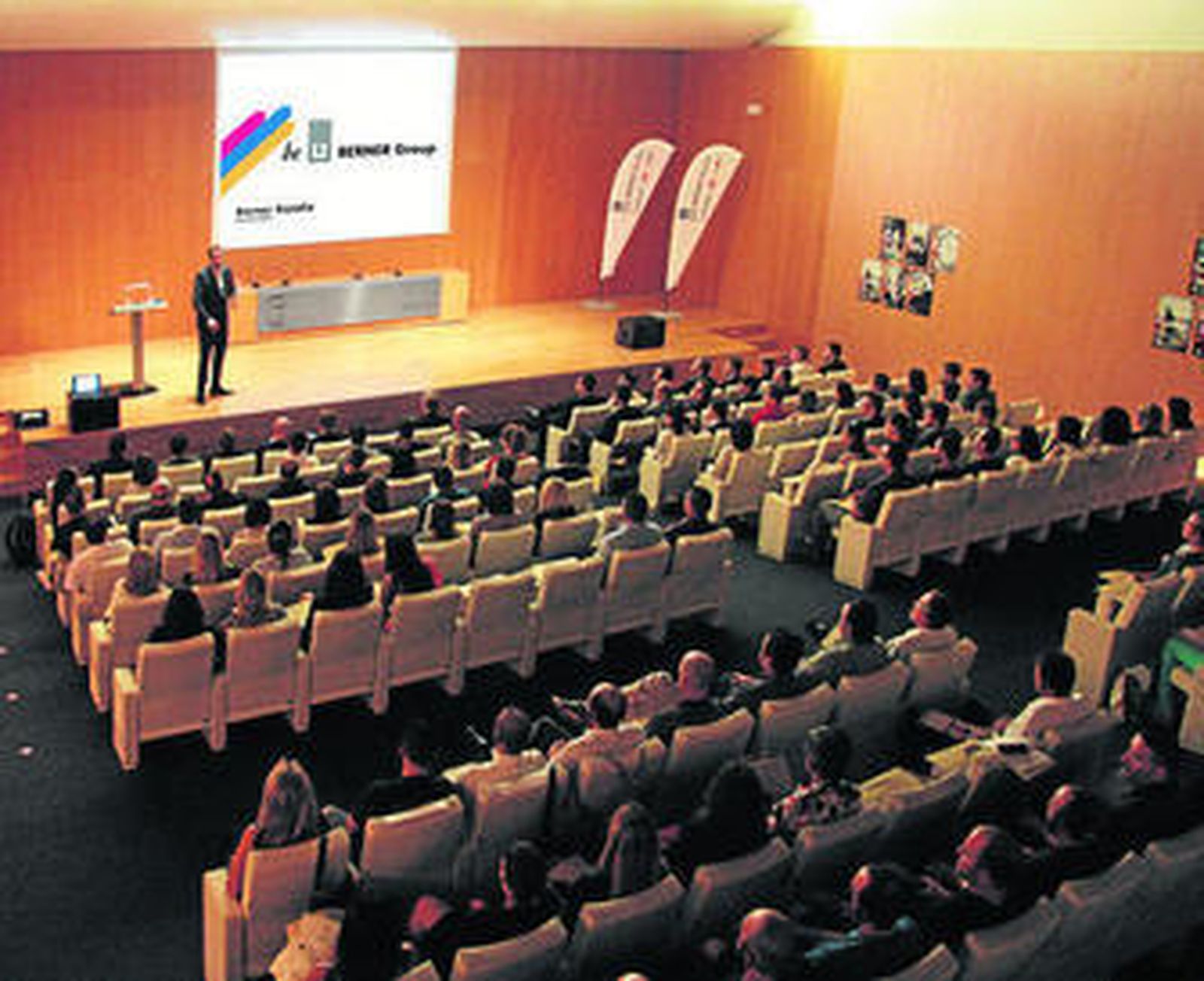 Christian Berner, director ejecutivo del Grupo Berner, en el salón de actos de la Cámara de Comercio de Granada.