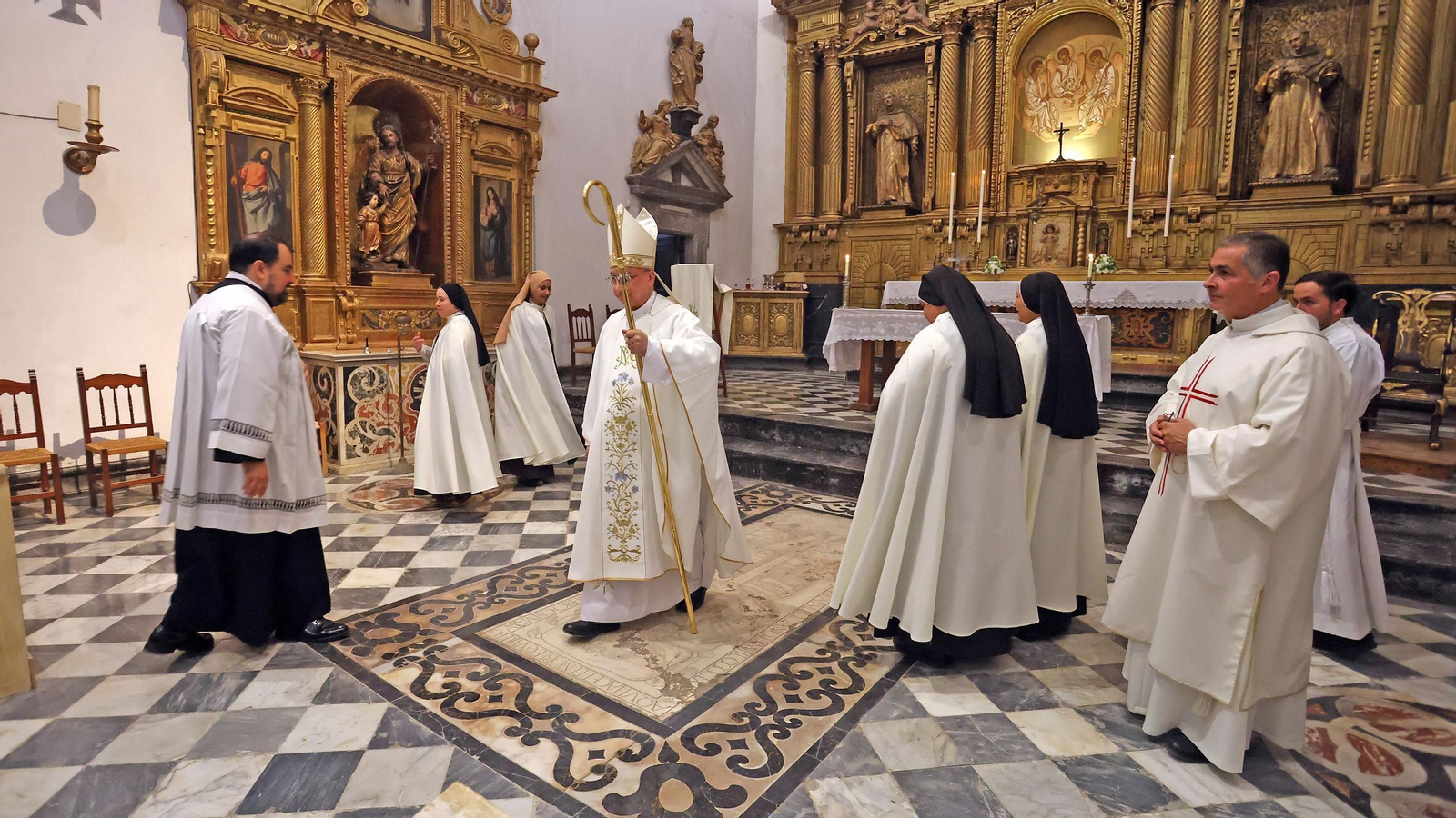 Imágenes de la misa de bienvenida a las hermanas Carmelitas en La Cartuja de Jerez