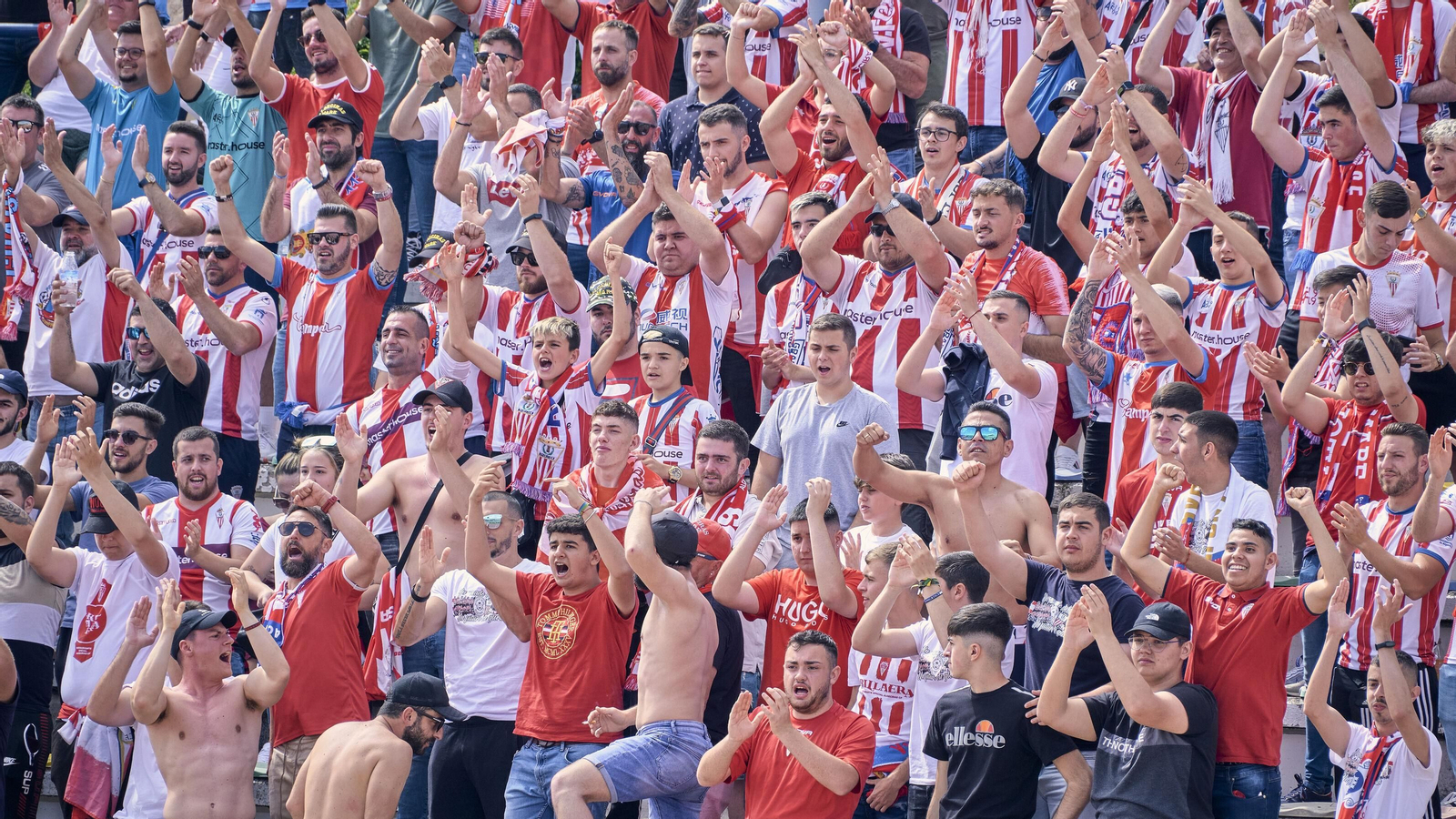Las fotos de la afición del Algeciras en San Fernando