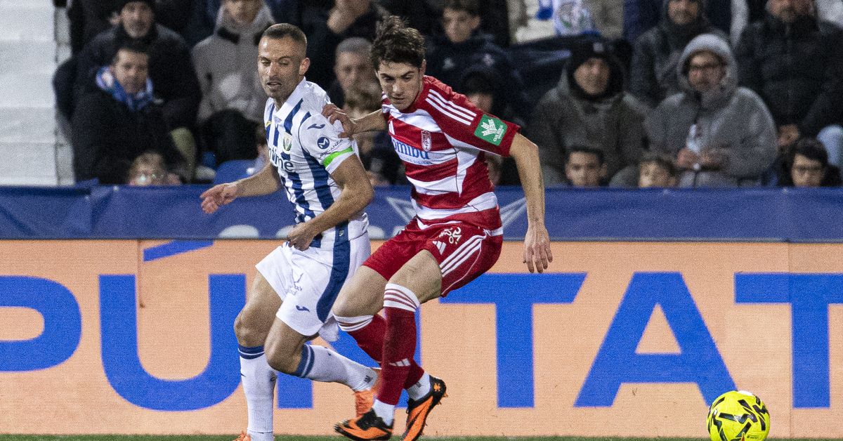 El Granada, con tres puntos sobre el descenso al final de la jornada