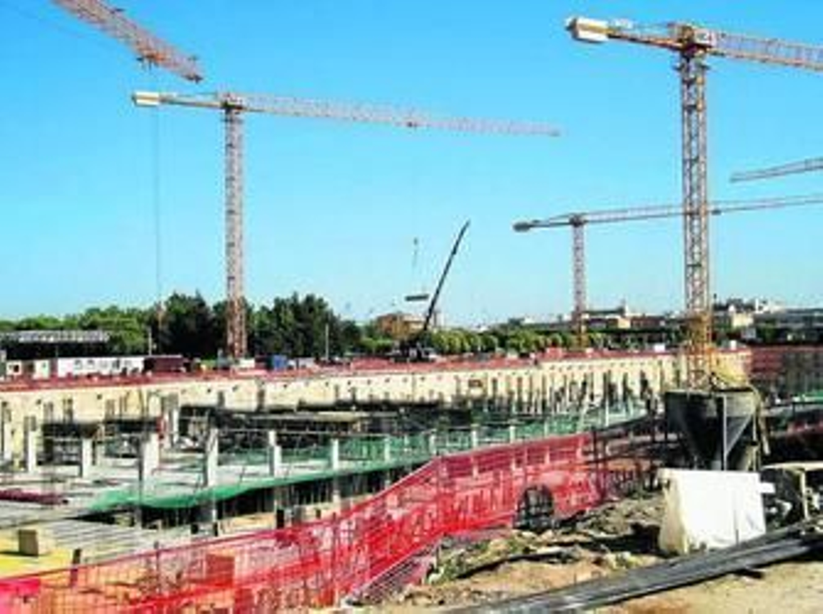 El estado de las obras de la Torre Cajasol, ayer por la tarde.