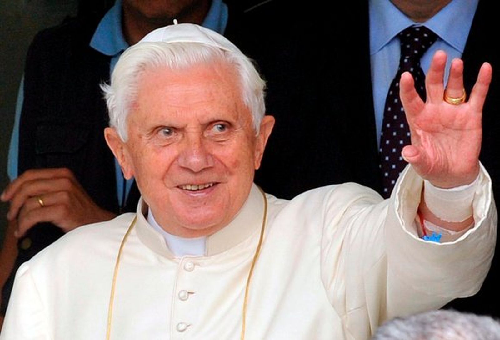Benedicto XVI pide a la Iglesia que se renueve y que abandone el egoísmo
