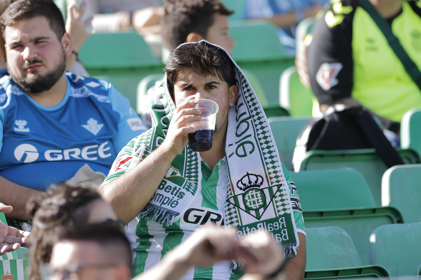 Búscate en las fotos del Betis - Celta