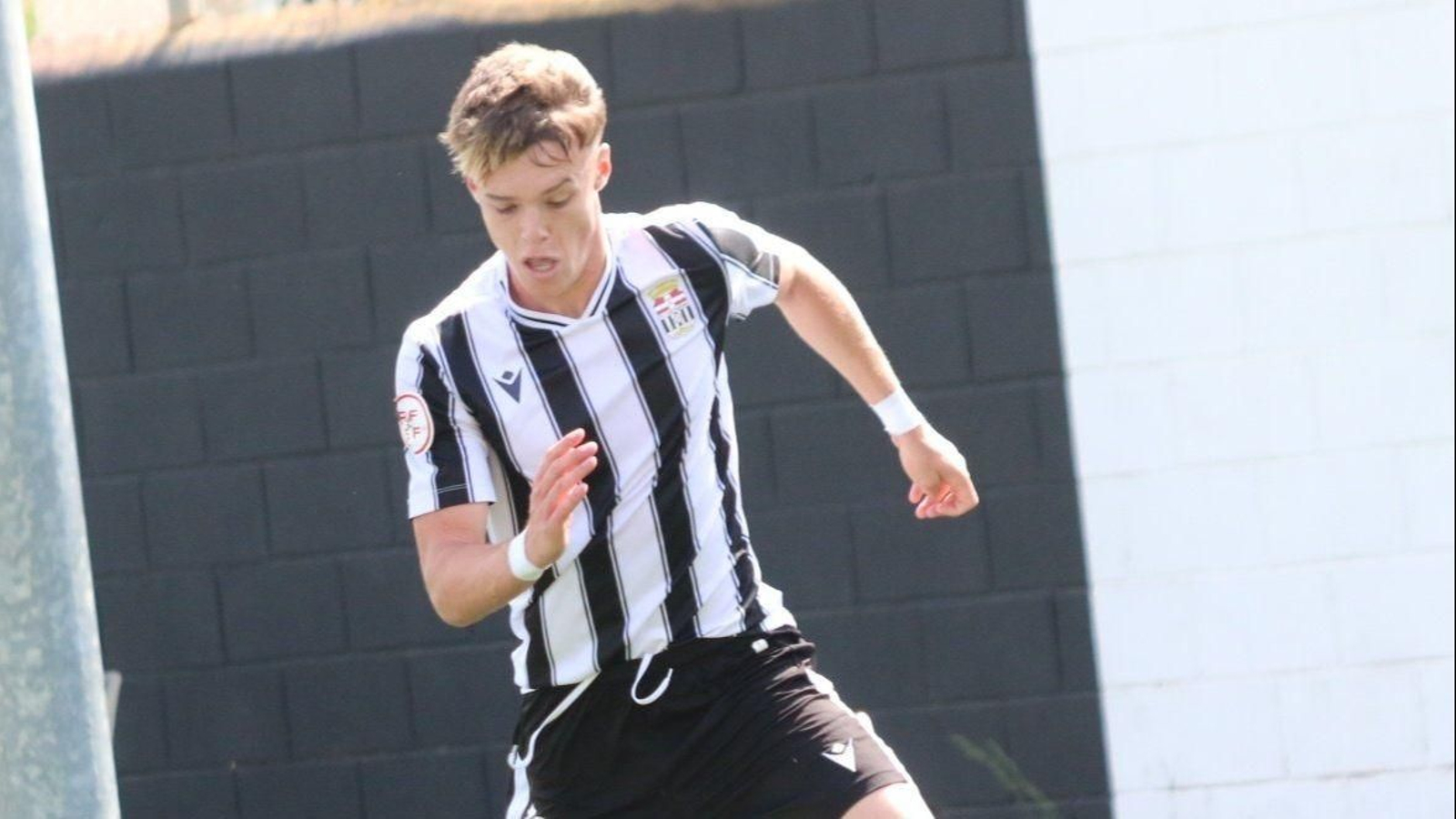 Joe James Riley, con el Cartagena B.