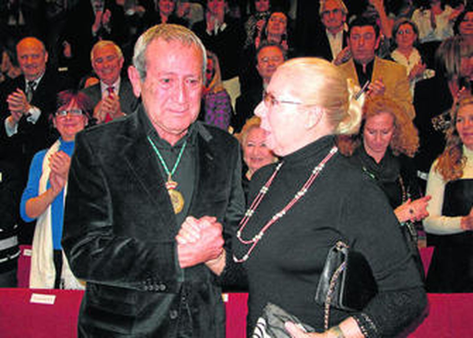 Medio siglo de éxitos de un genio de la alta costura