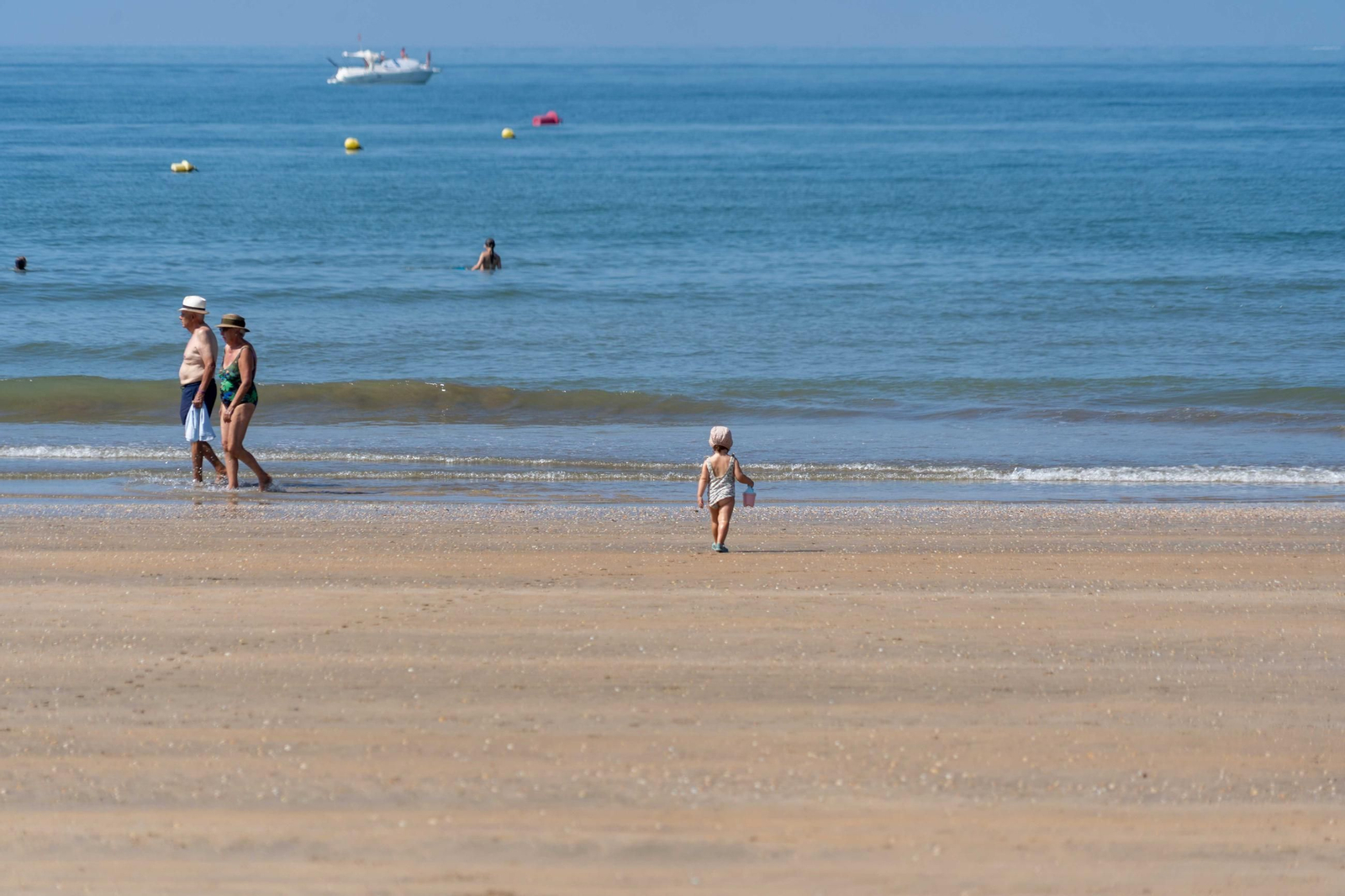 Ambiente de las playas de Punta Umbría la mañana del sábado 9 de agosto