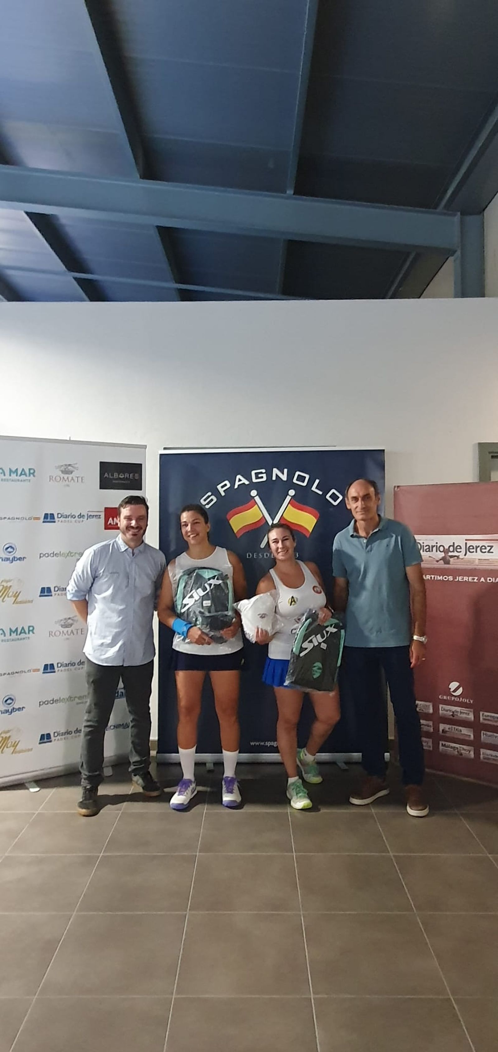 Imágenes de la entrega de trofeos de la IX Diario de Jerez Pádel Cup