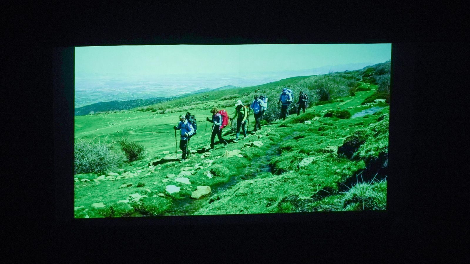 Imagen del documental Sendero Sulayr Solidario, en el Teatro Fundación CajaGranada  