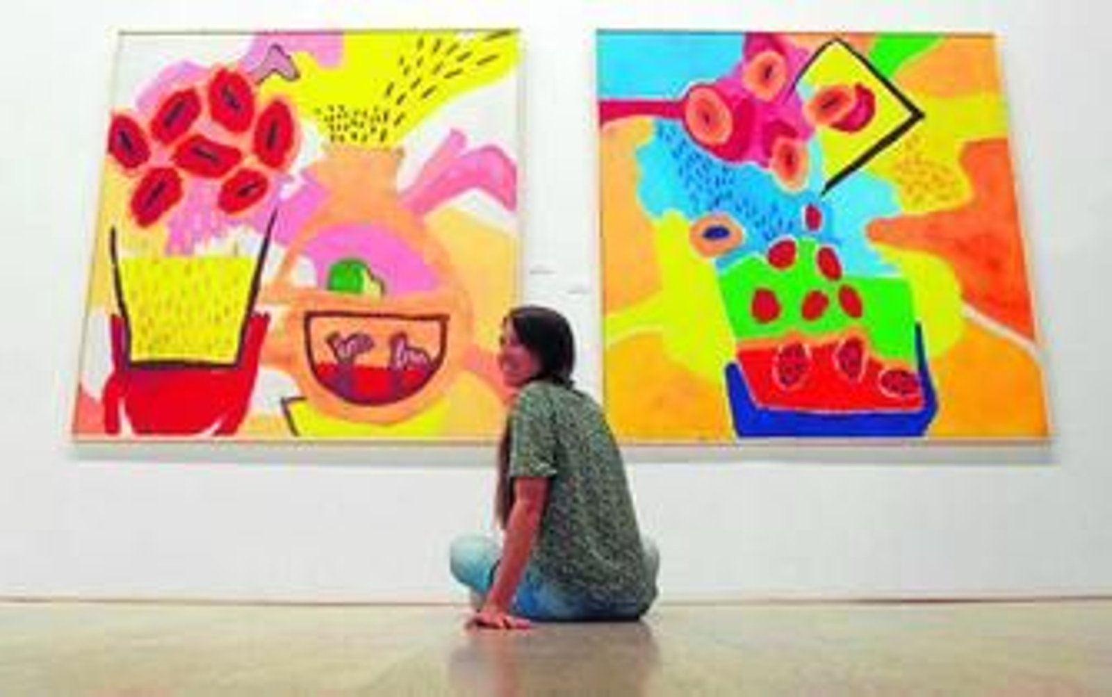 La tercera edición de la bienal 'La más elegante del invernadero' reúne las obras de más de 120 artistas relacionados con la UGR.