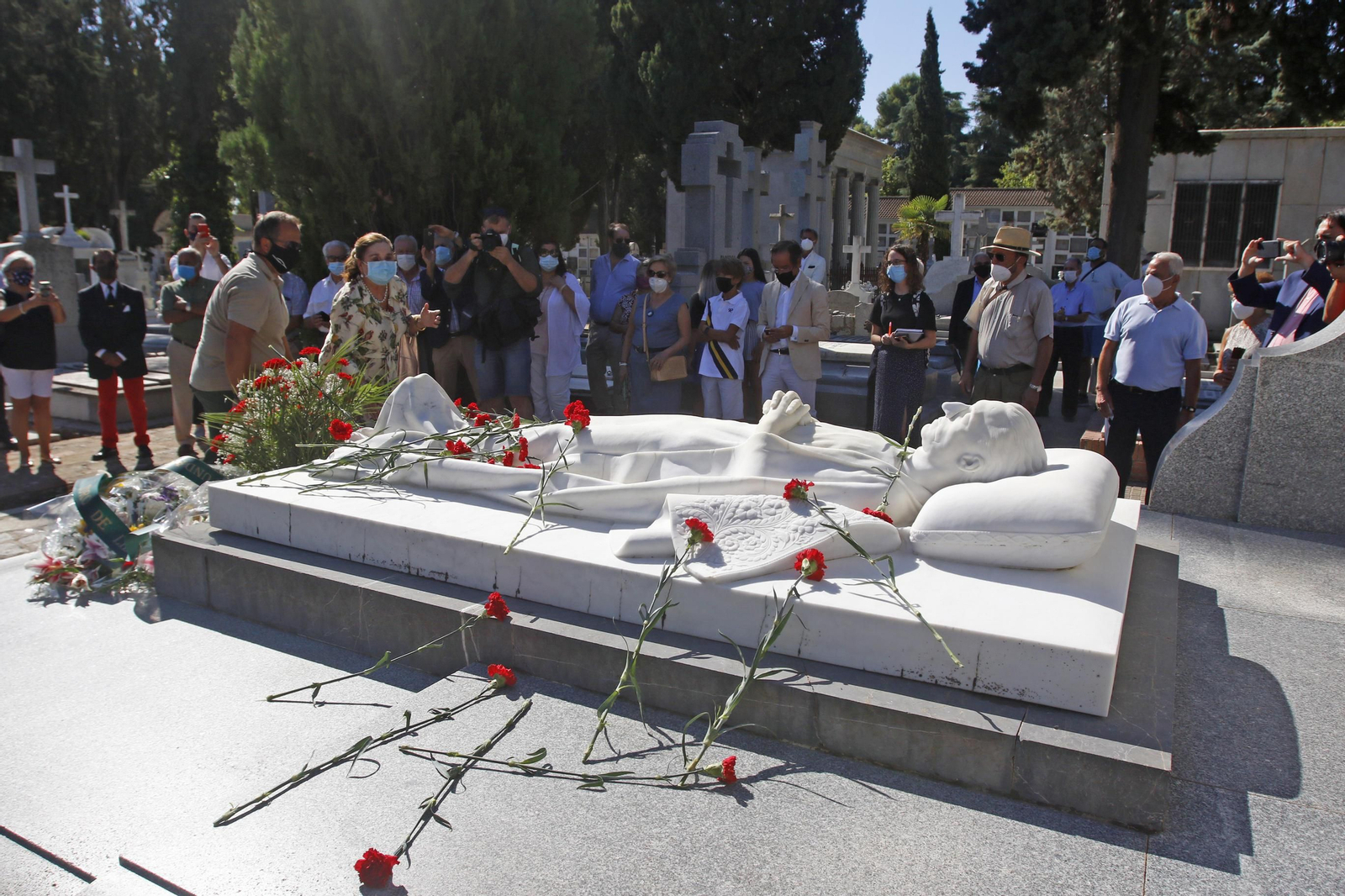 Las fotos de la ofrenda floral a Manolete