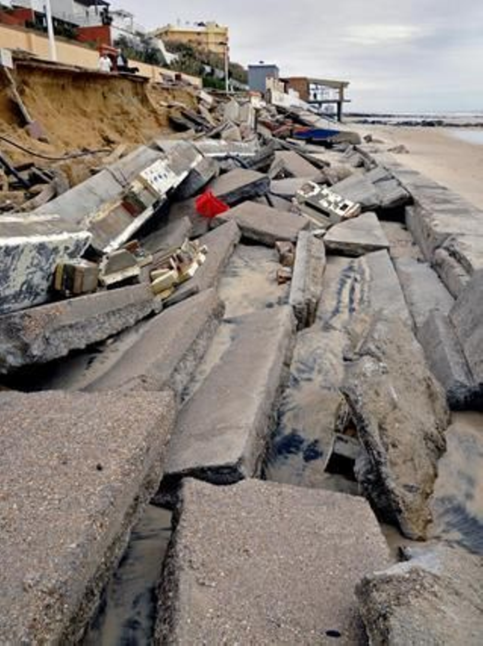 Los accesos turísitcos se han convertido en escombros.

Foto: Juan Carlos Vázquez