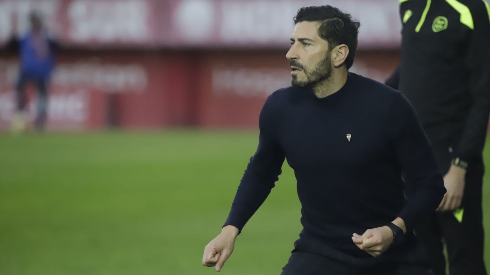 Javi Vázquez sigue con tensión el Algeciras-Teruel.