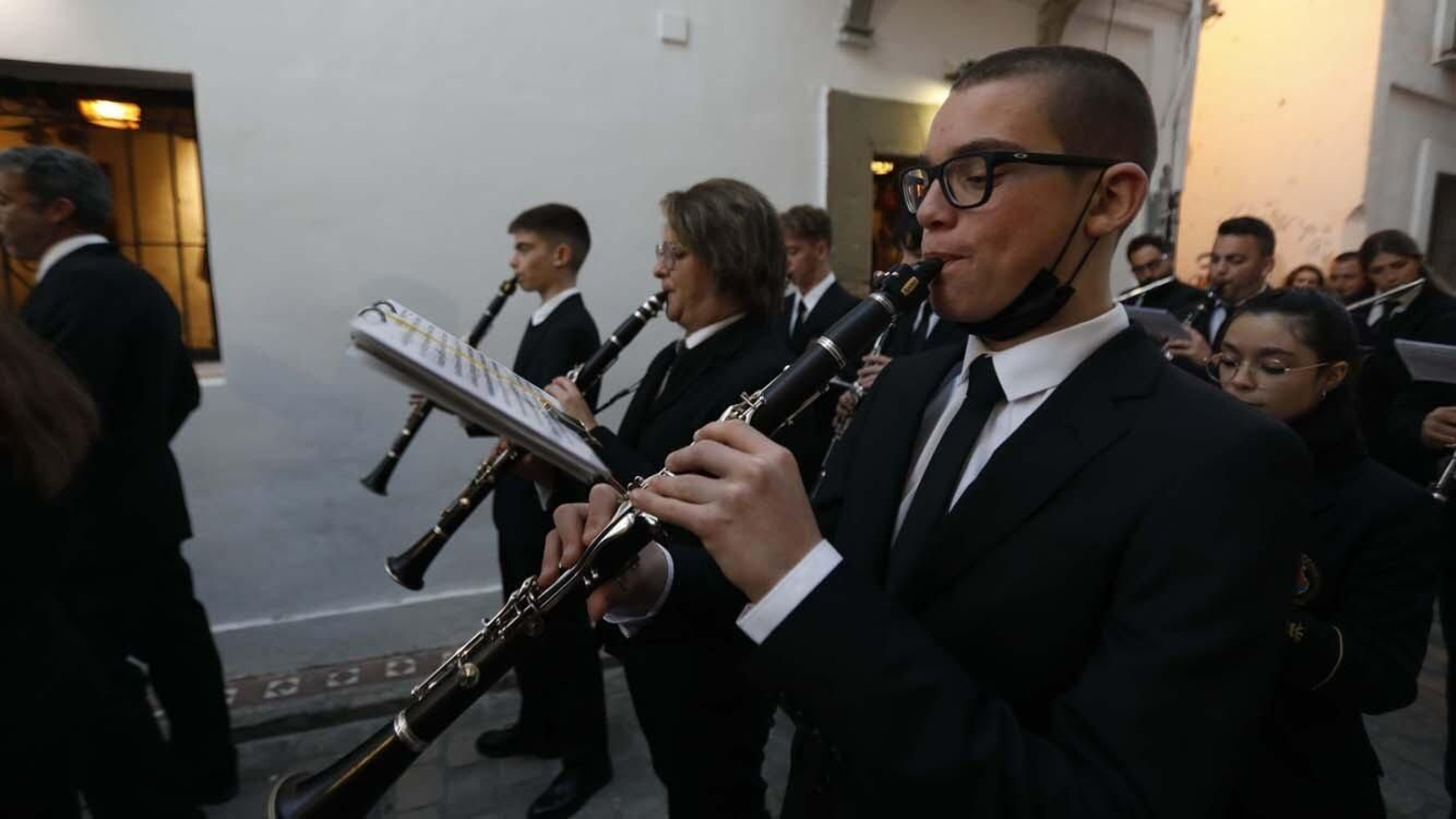 Las imágenes del Miércoles Santo en Tarifa: El Consuelo