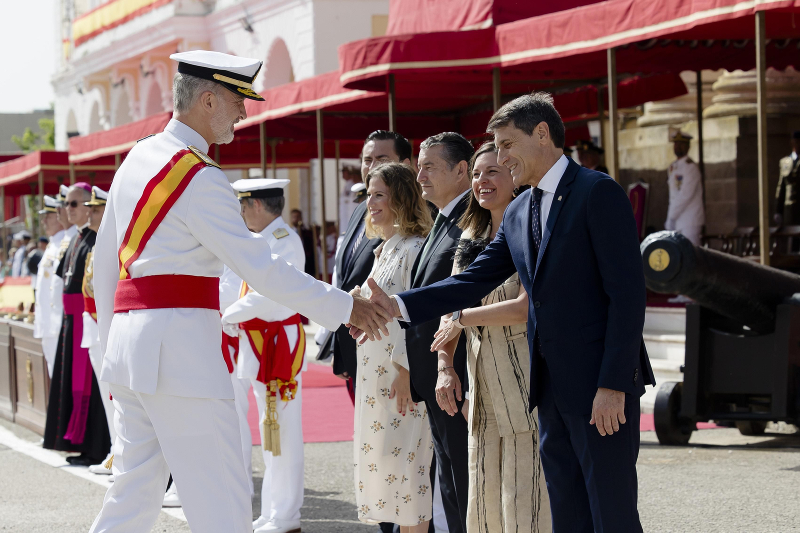 Imágenes de la entrega de los Reales Despachos presidida por  El Rey Felipe VI en San Fernando.