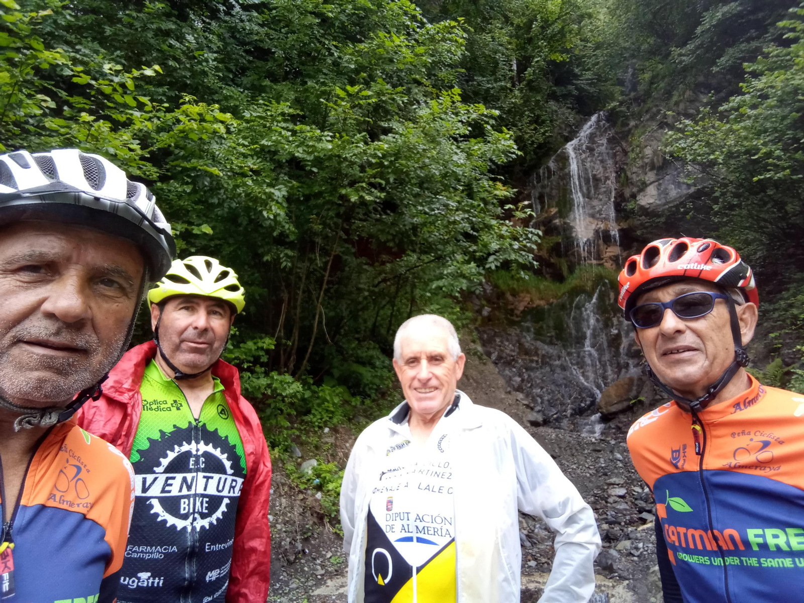 Fotogalería de la Transpirenaica de cuatro almerienses.