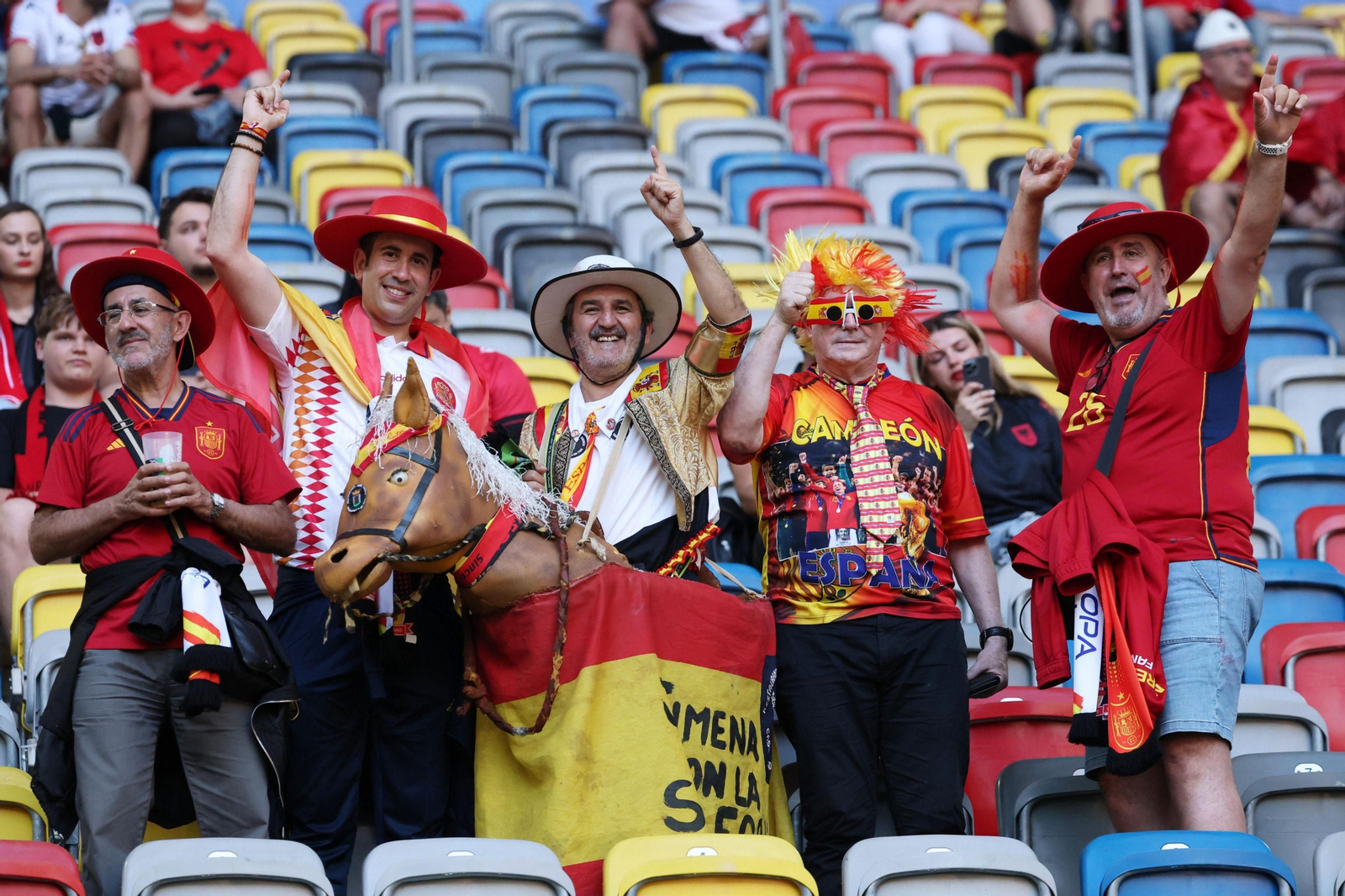 Las fotos del Albania - España