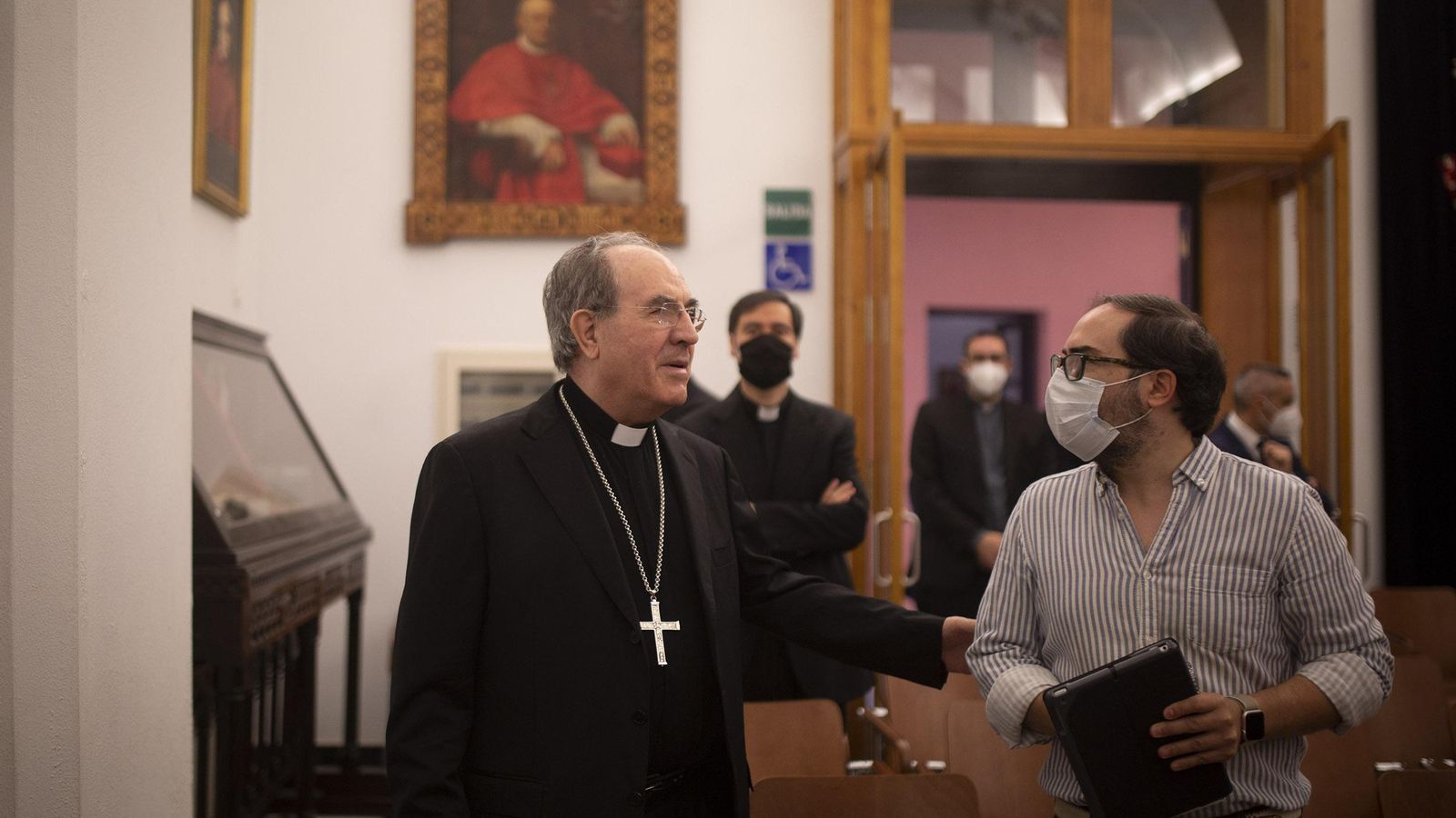 Asenjo conversa con el periodista Juan Parejo