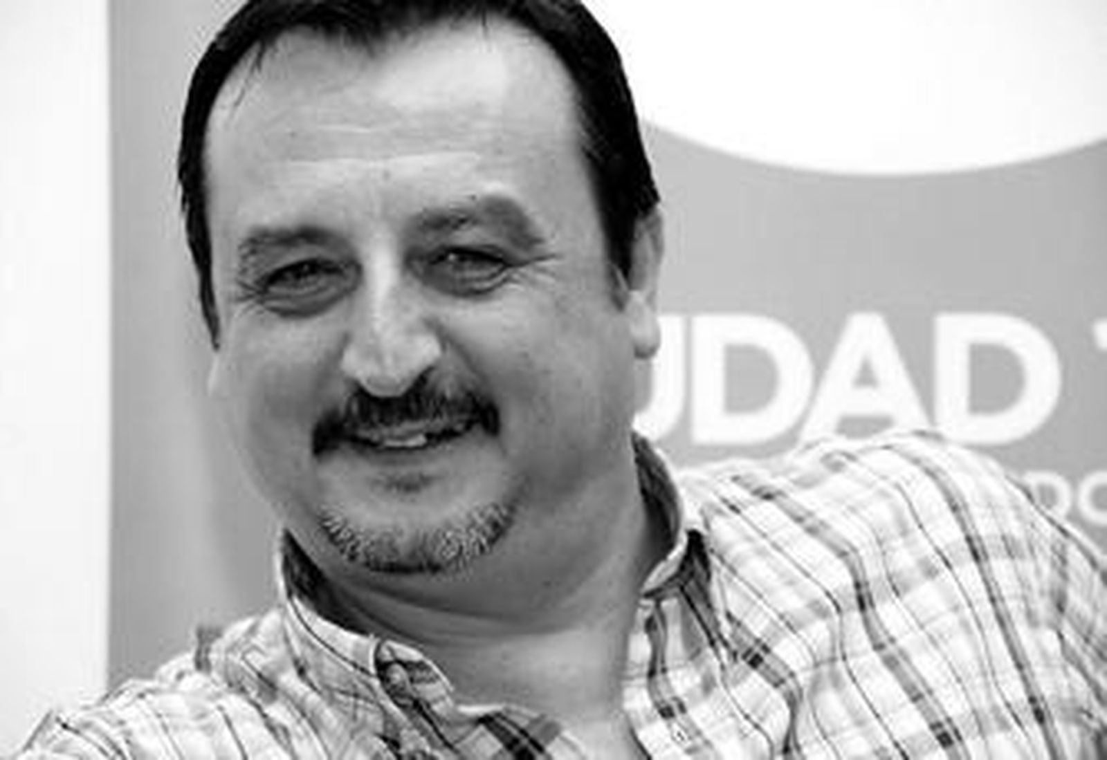 José Luis Ballesteros, 'El Lobe', ayer en la sala de reuniones del Ayuntamiento isleño.