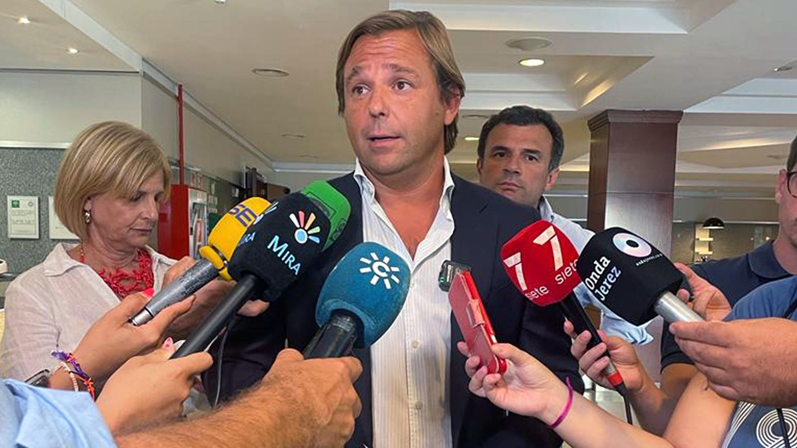 Antonio Repullo, secretario general del PP de Andalucía, en el Comité de Dirección del PP de Cádiz junto a María José García-Pelayo y Bruno García.