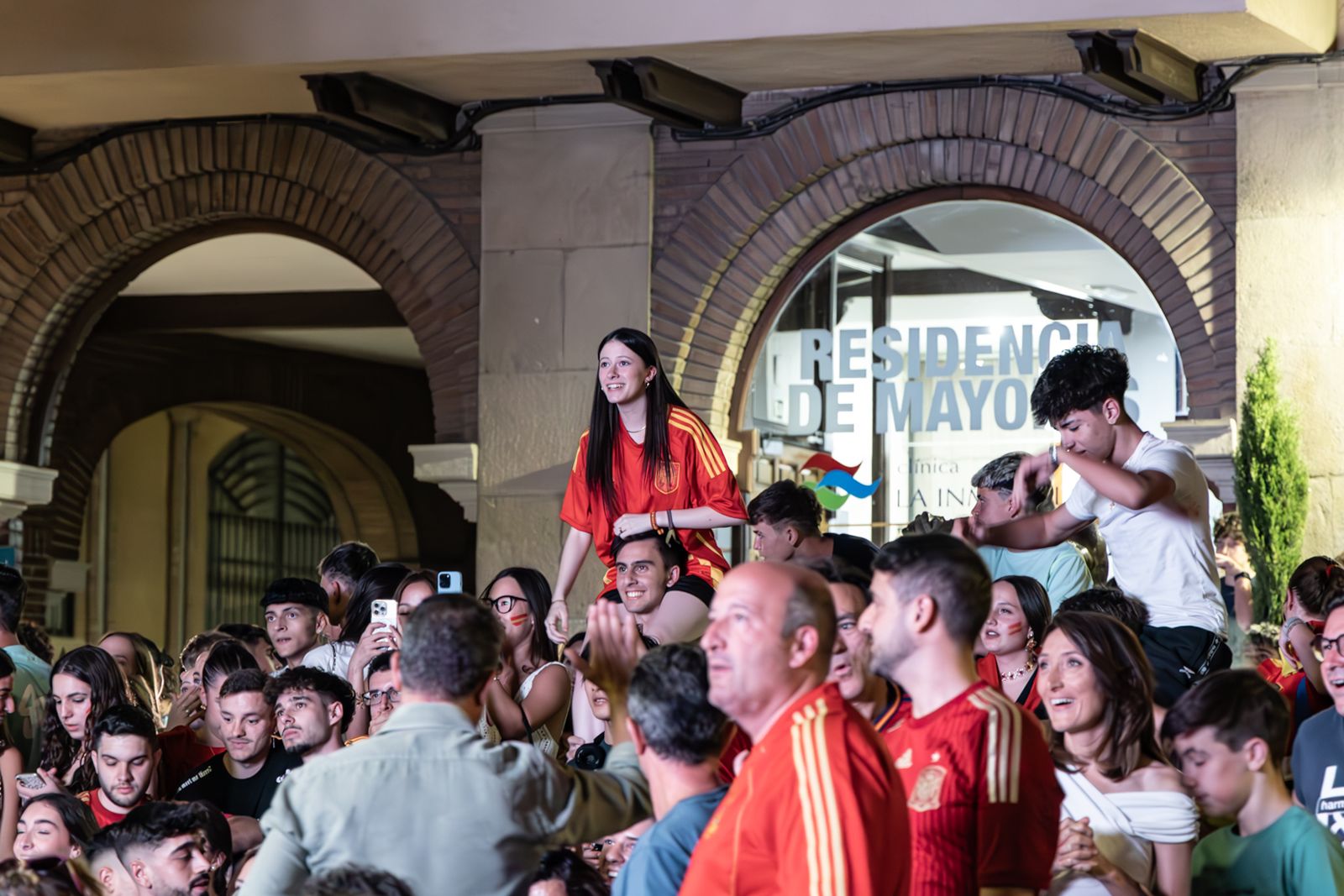 La euforia jiennense por la victoria de España, imágenes