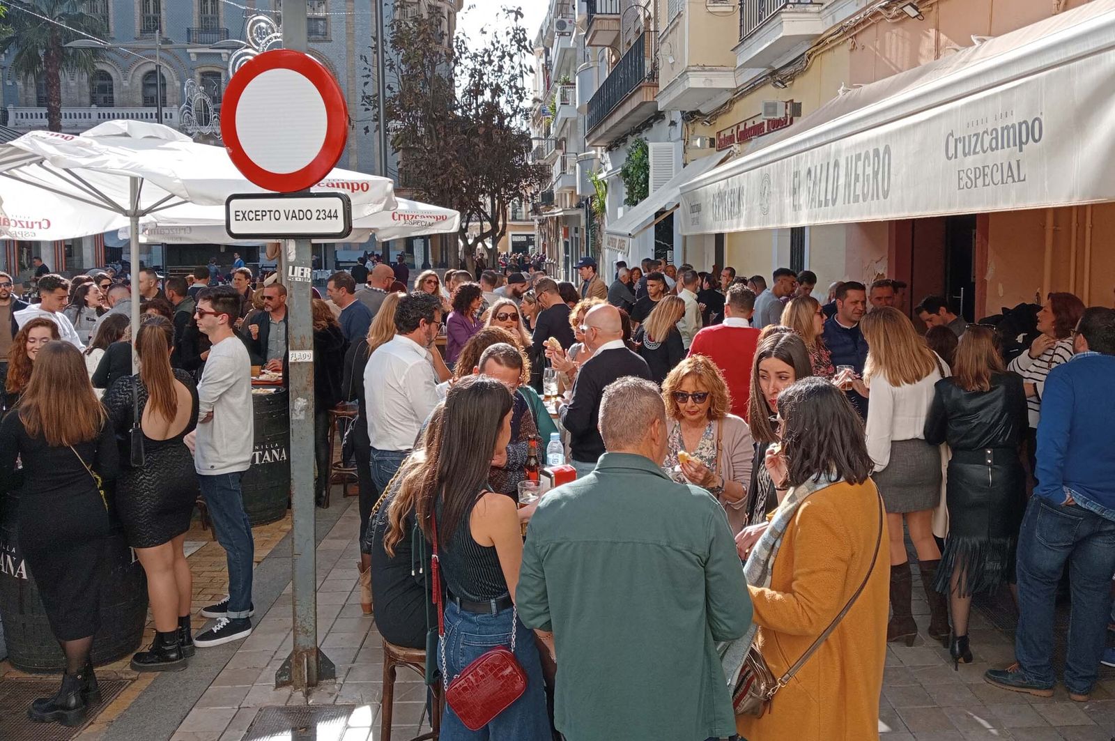 Imágenes del ambiente festivo del 31 de diciembre en Huelva
