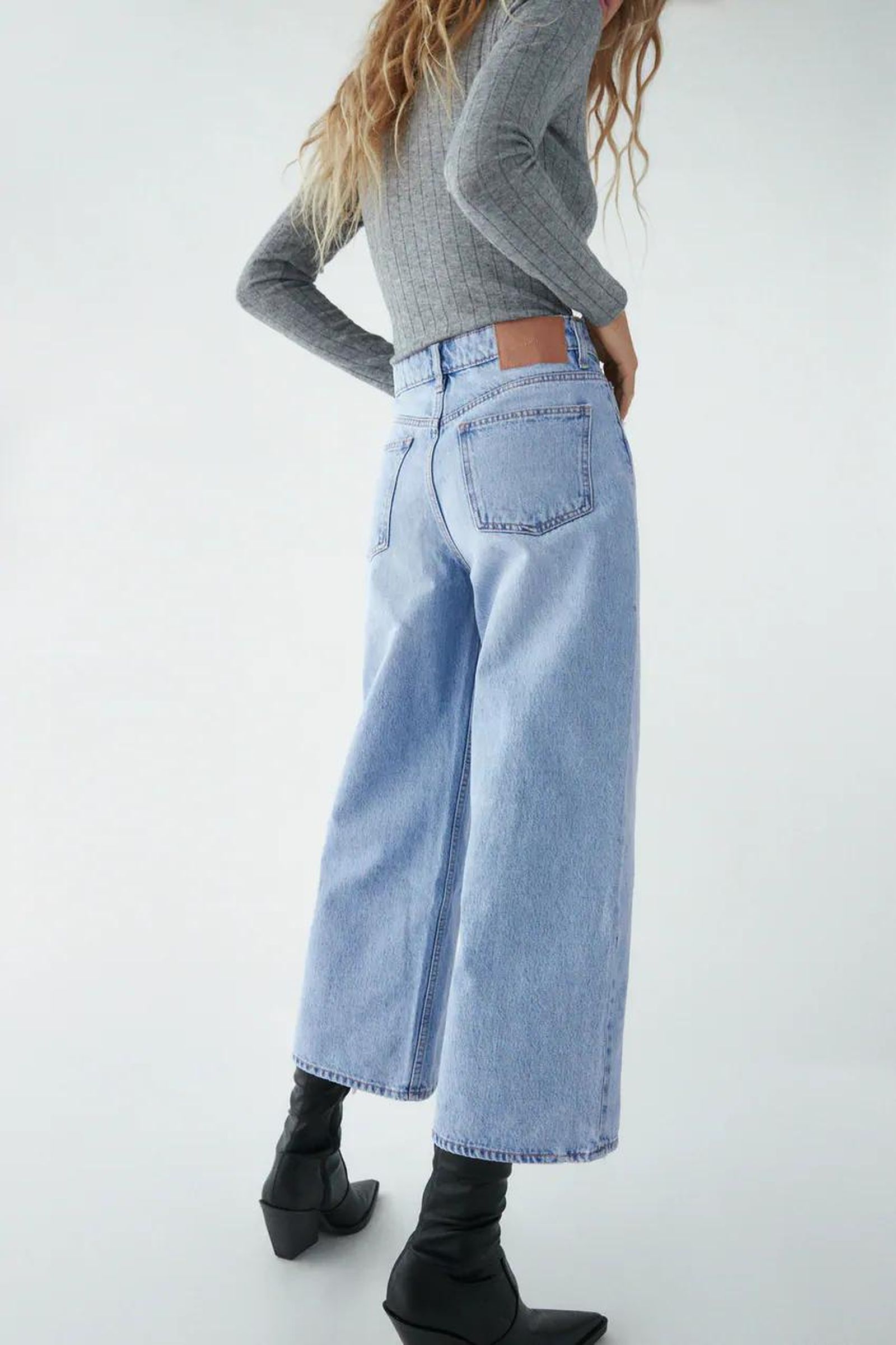Vaqueros cropped wide leg, ahora a 12,99 euros.