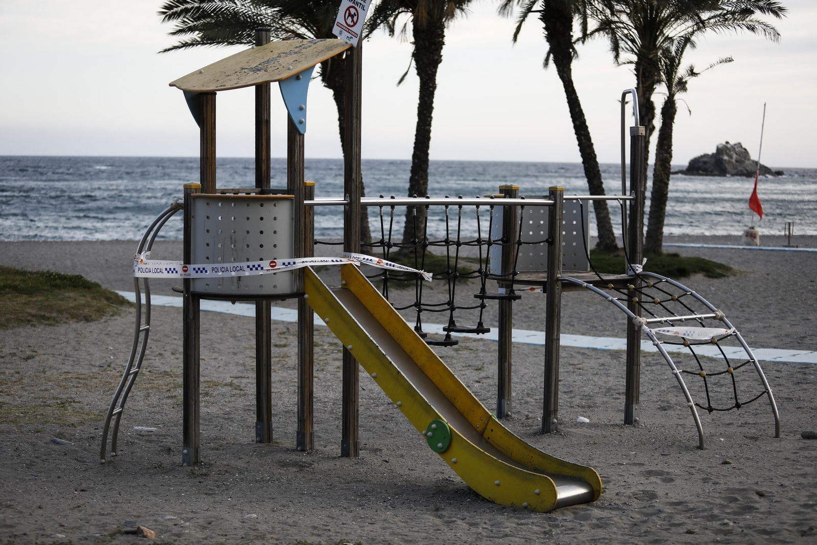 Parque cerrado en Amuñécar.
