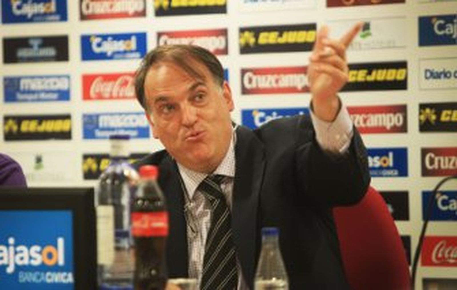 "No confío en Morales, ha fracasado en su proyecto y no es solución para el club"