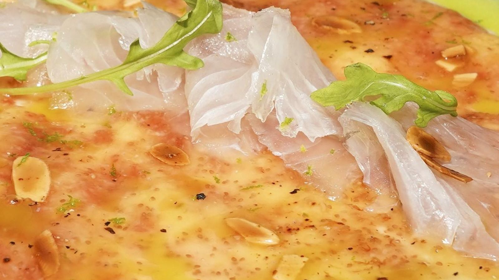 Restaurante Salamar (Daia Beach Hotel) Semicurado de Corval negro sobre carpaccio de higos y vinagreta de hoja de higuera (TERCER PREMIO)