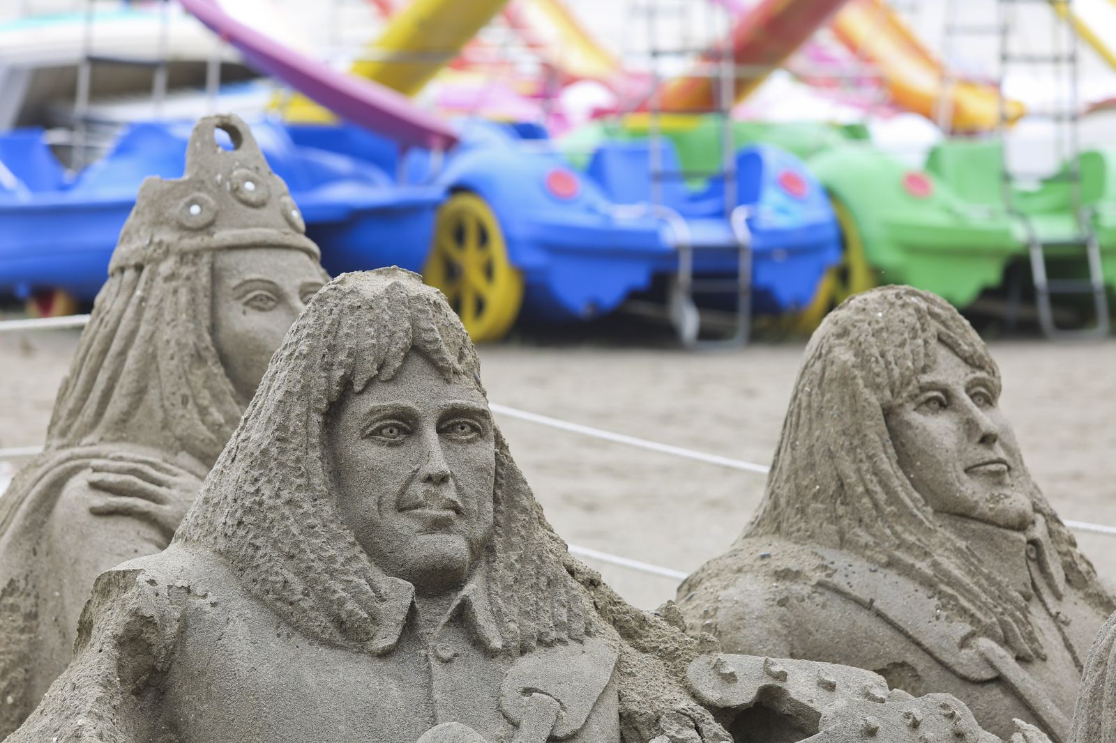 Playas cerradas en Torremolinos, la imagen del coronavirus en Málaga