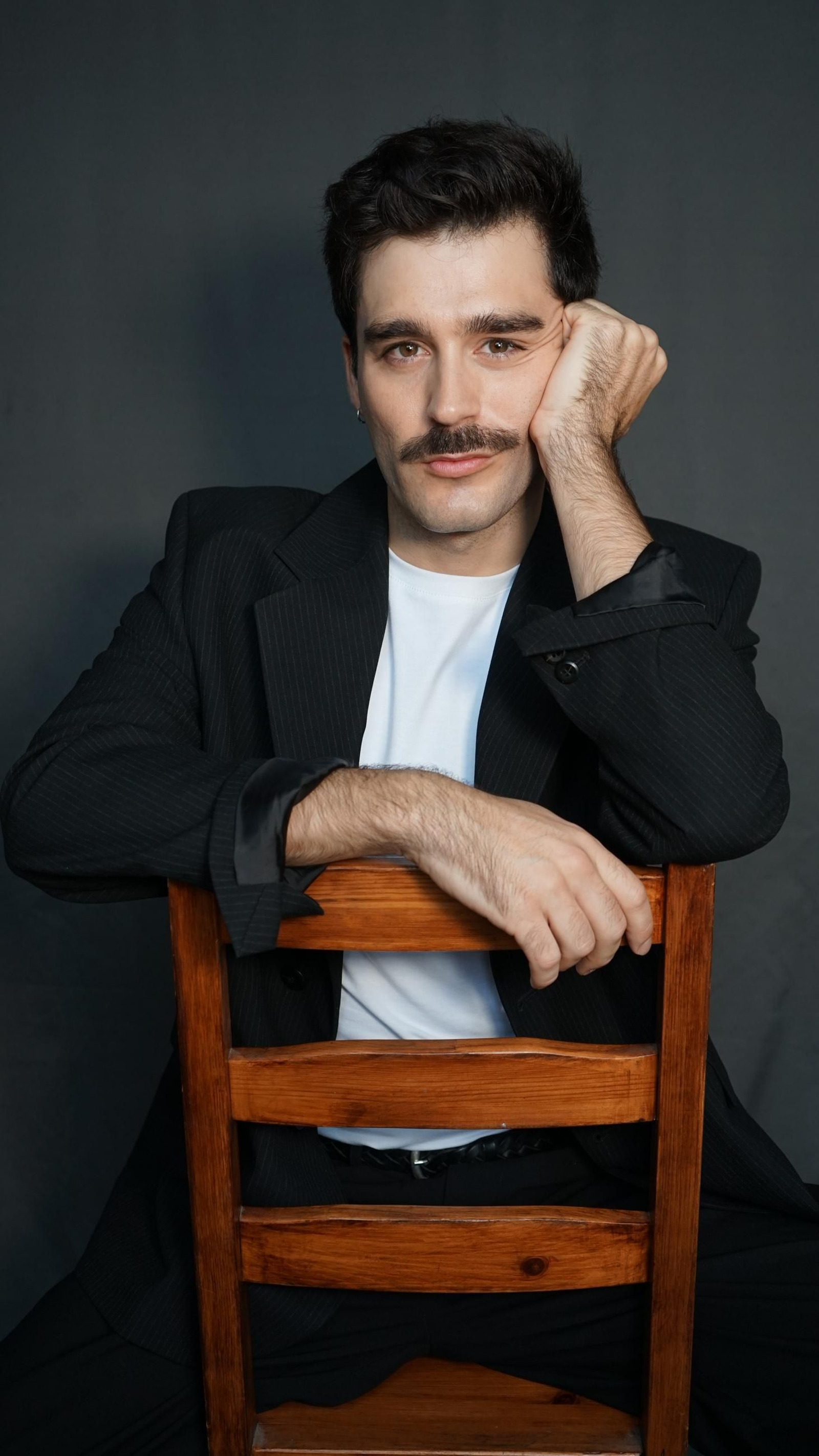 Carlos de Burgos, posando en una imagen promocional.