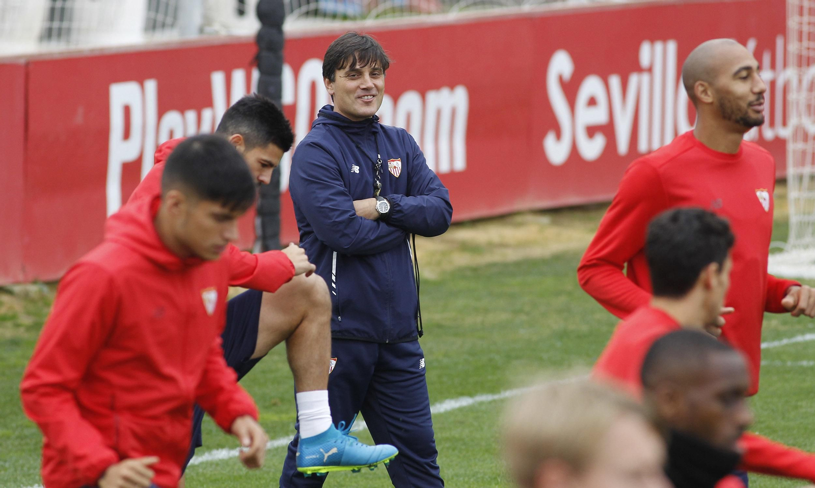 Montella sonríe ante Nolito, Correa, N'Zonzi y Jesús Navas.