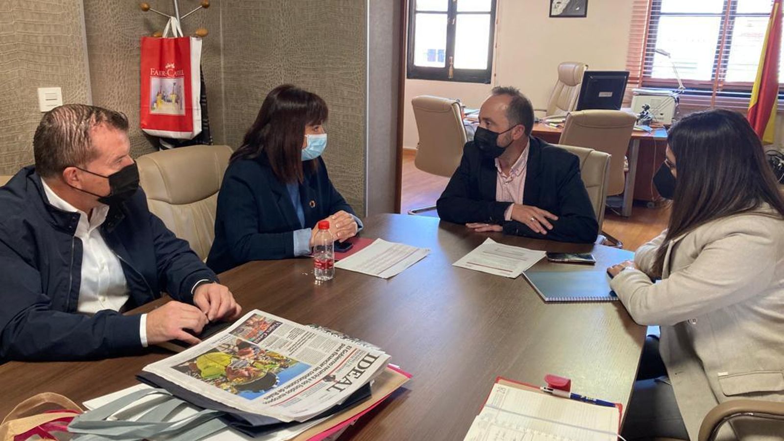 Reunión del alcalde Roberto García con la diputada de Bienestar Socia, Olvido de la Rosa