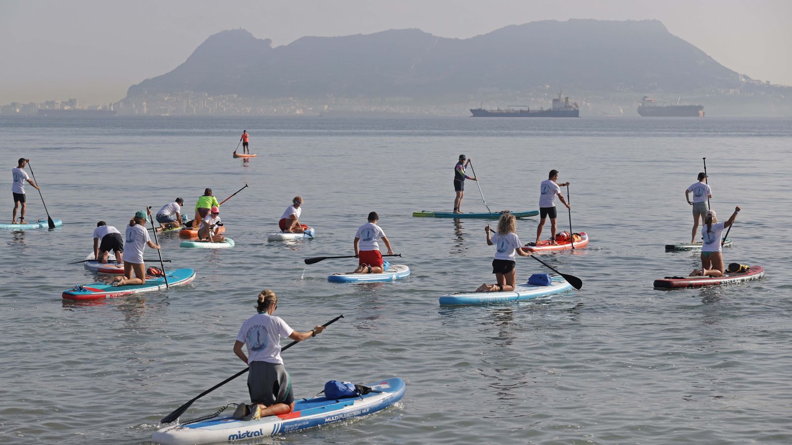 Fotos de la II concentración de paddel surf en la playa de Getares