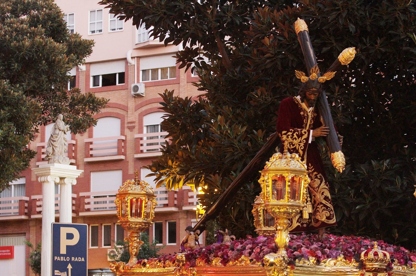 Imágenes del Señor de Pasión en la procesión del centenario de la hermandad