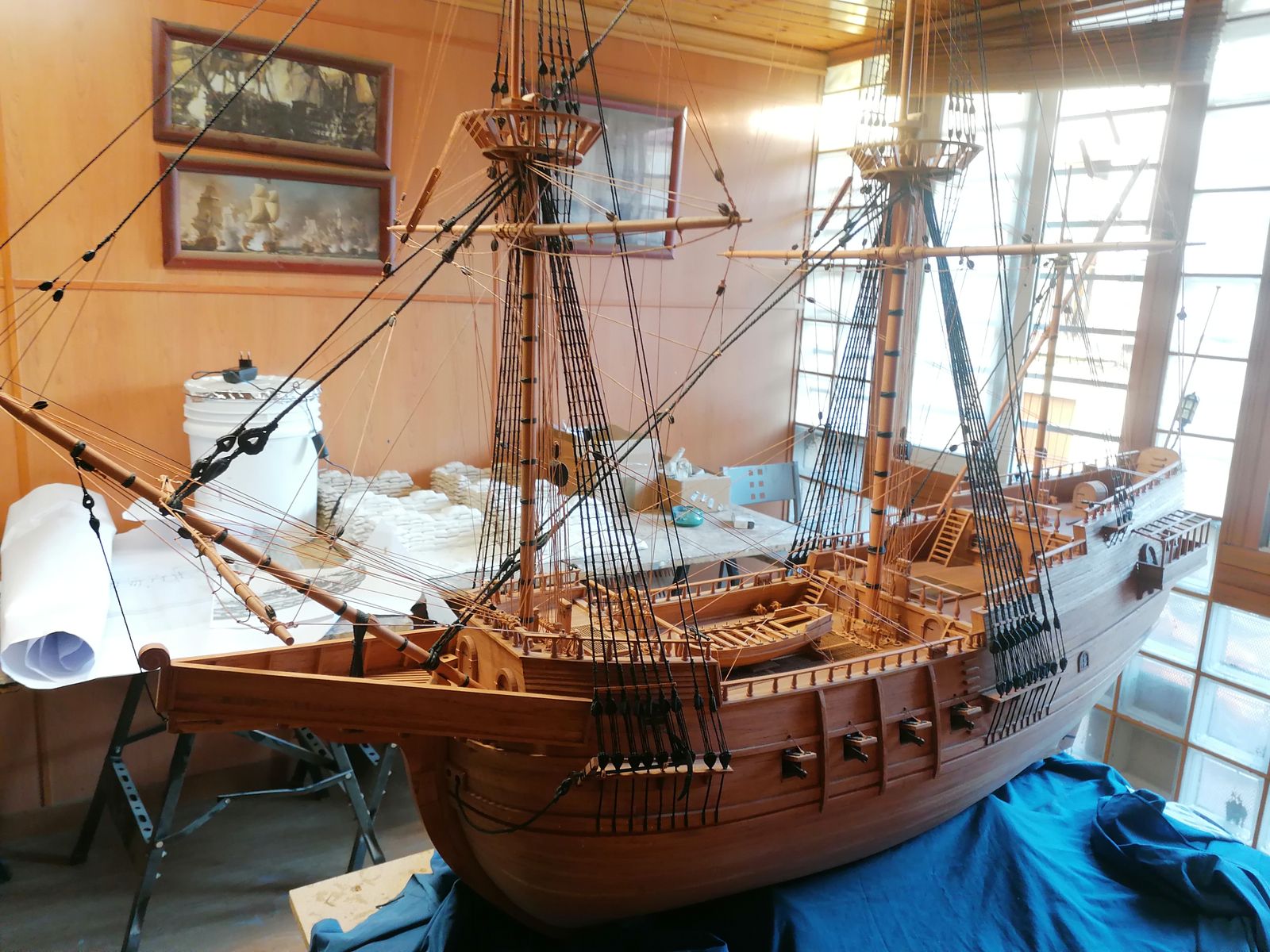 Fotos de maquetas navales construidas por Máximo Agudo.