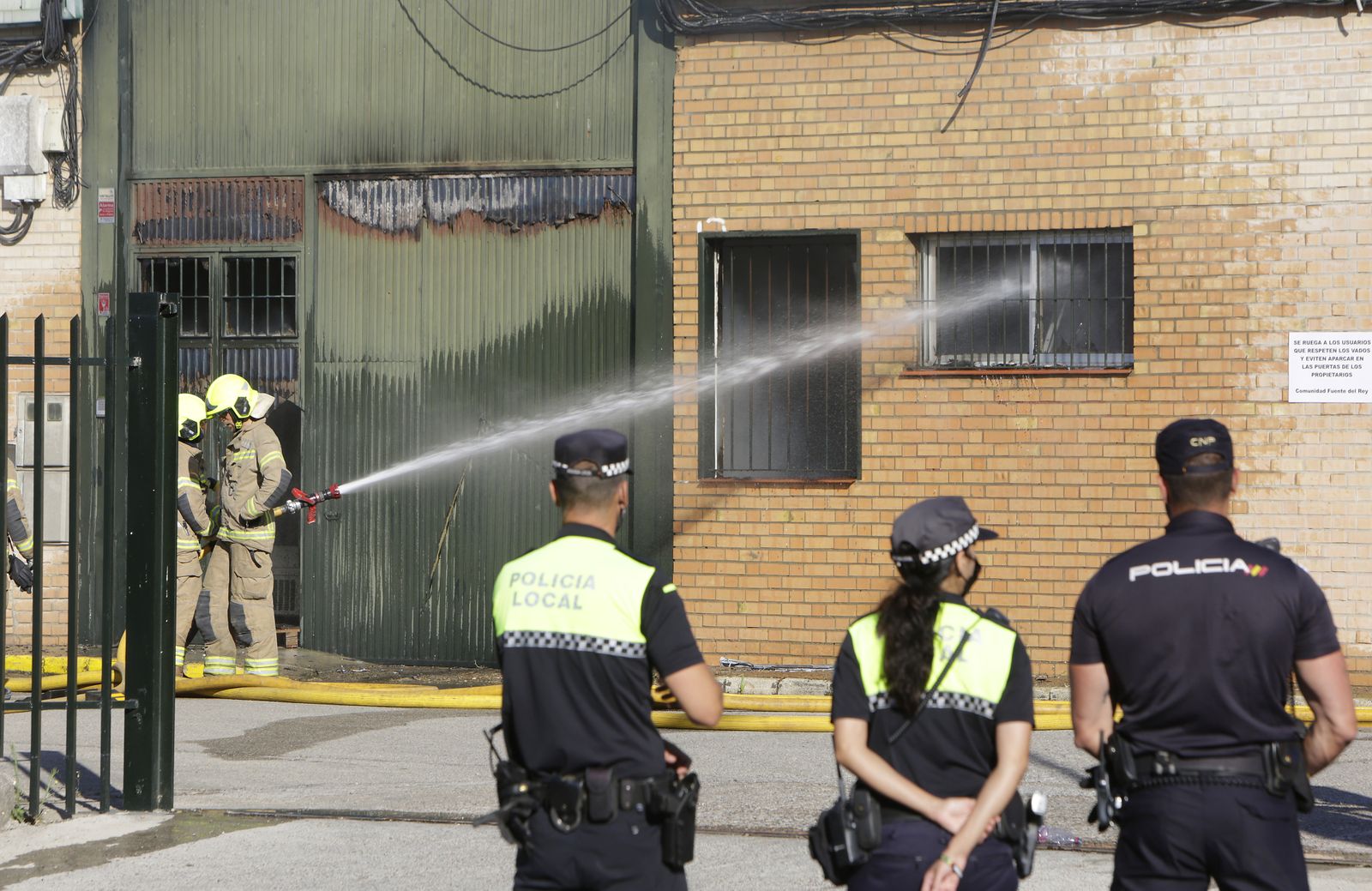 Incendio en el polígono de Fuente del Rey