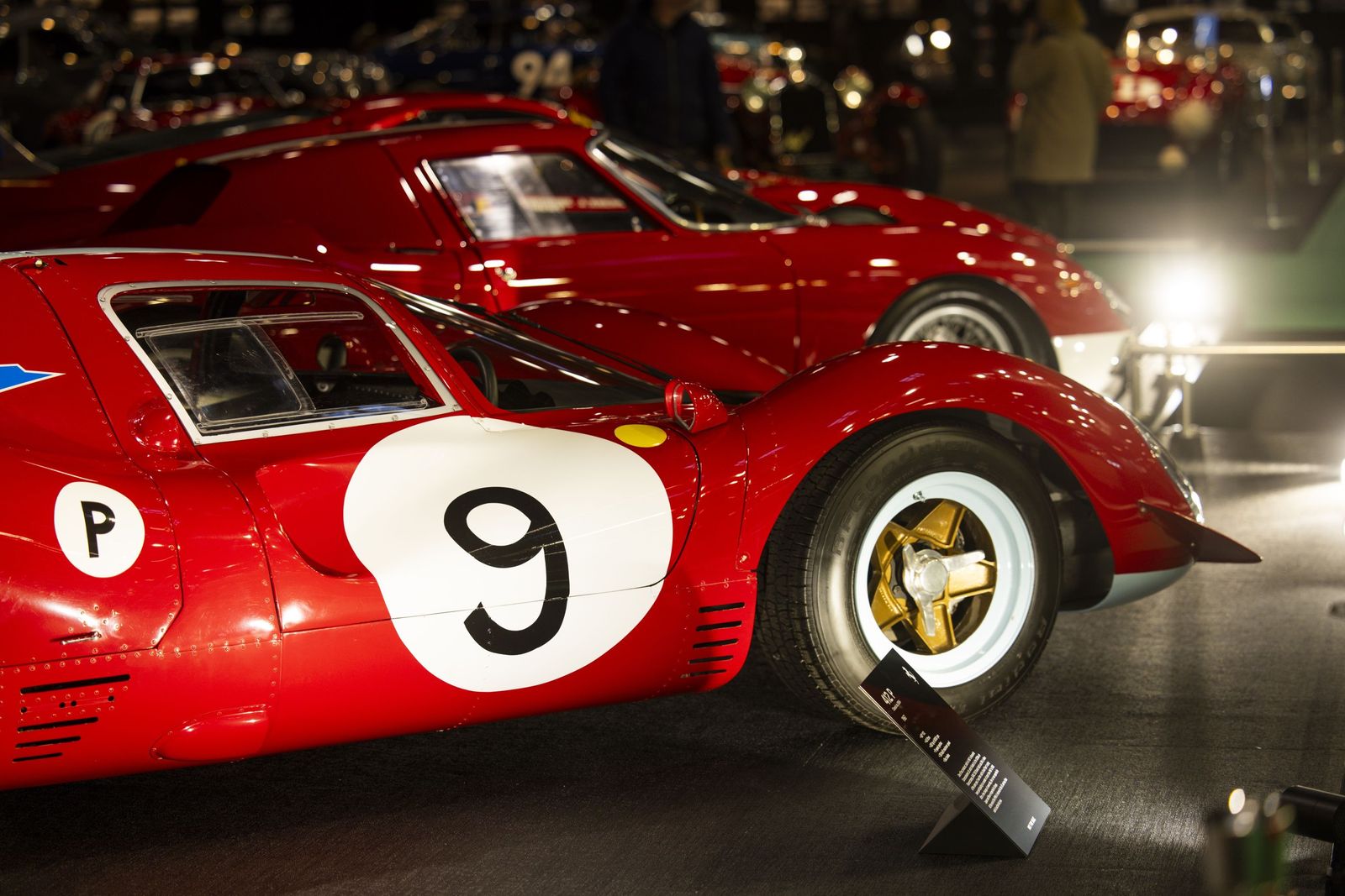 Los increíbles coches clásicos de la Retromobile 2024