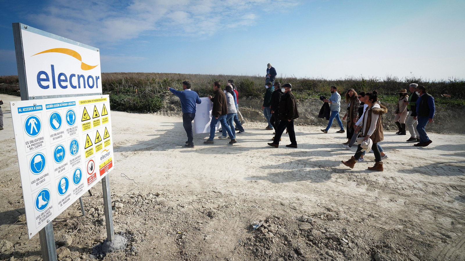 Marcha en protesta por la instalación de un parque eólico en la campiña jerezana