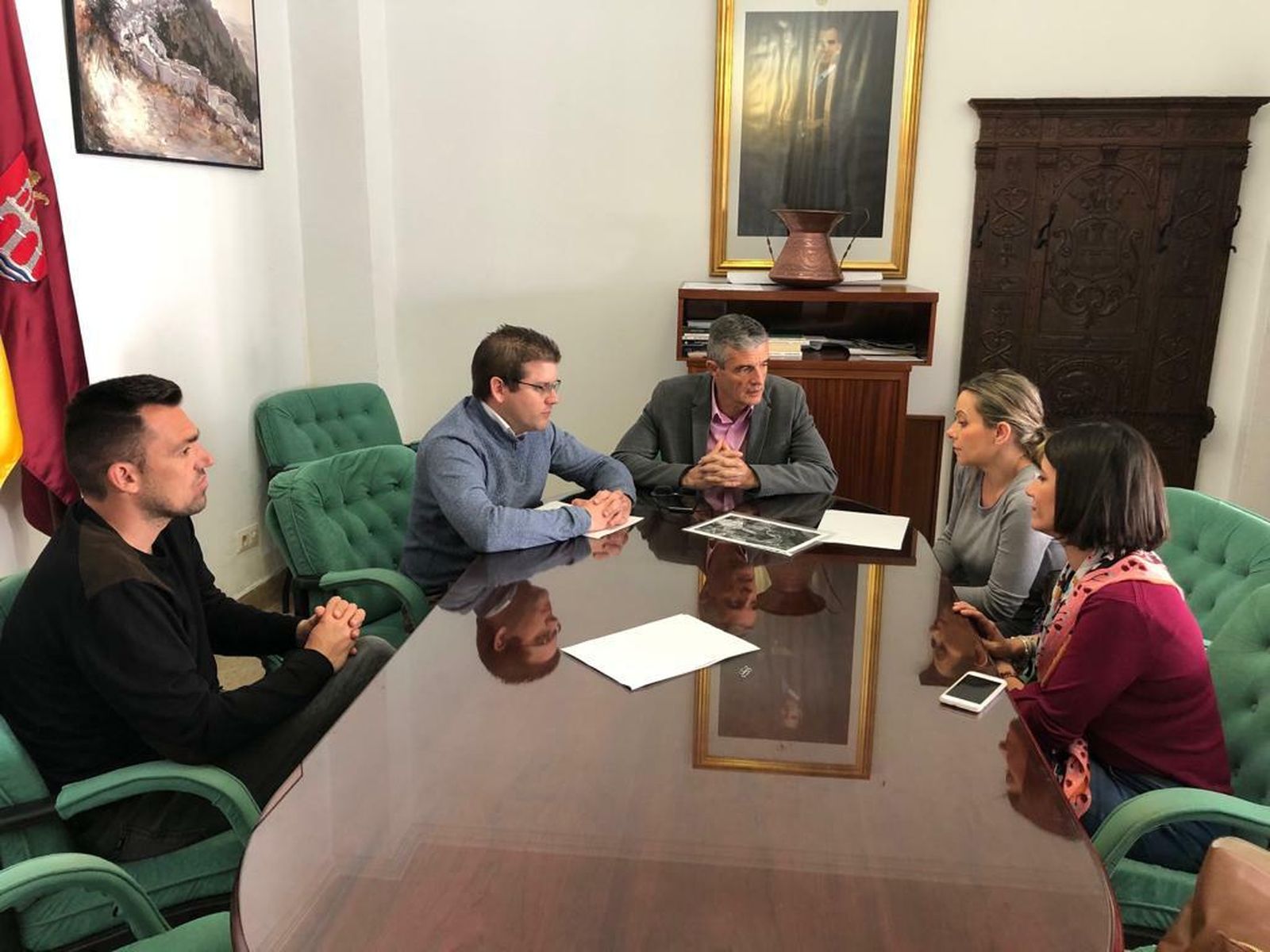 El Consistorio y Sibelco durante la reunión de trabajo