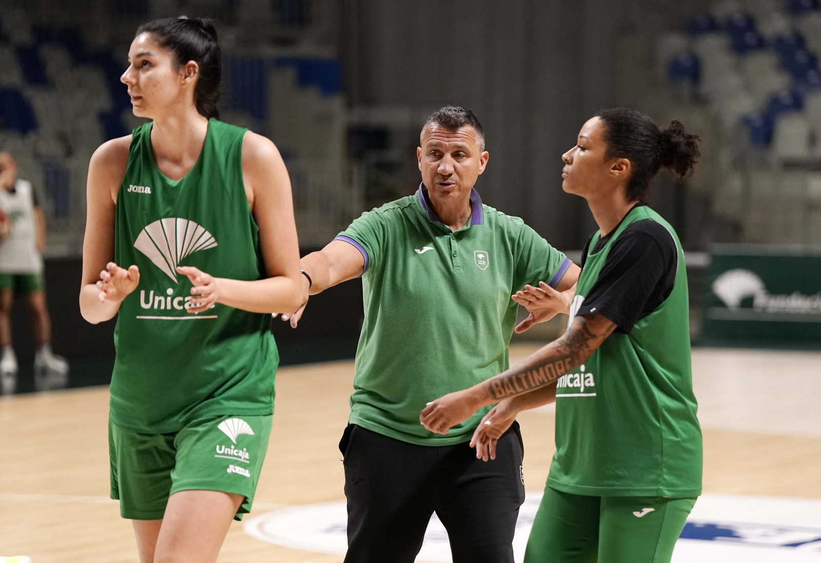 El Unicaja Femenino se prepara en el Carpena El Unicaja Femenino se prepara en el Carpena