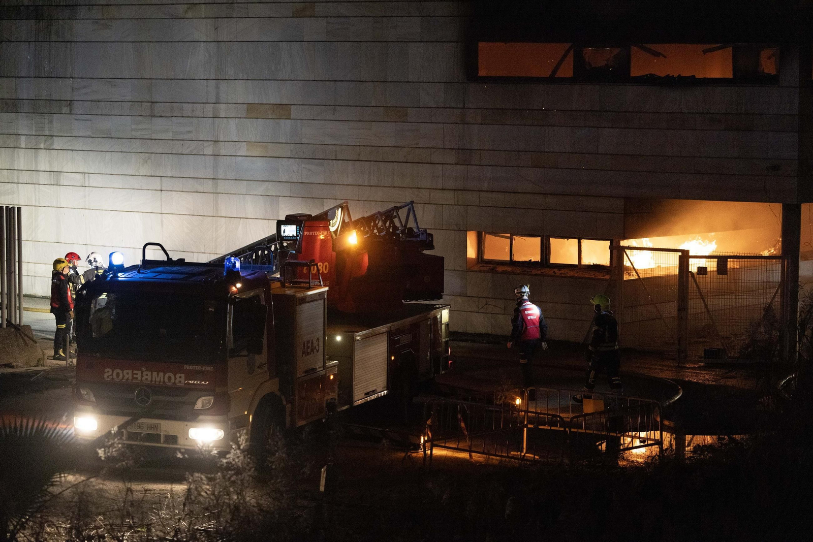 El auditorio Rocio Jurado en llamas, todas las fotos