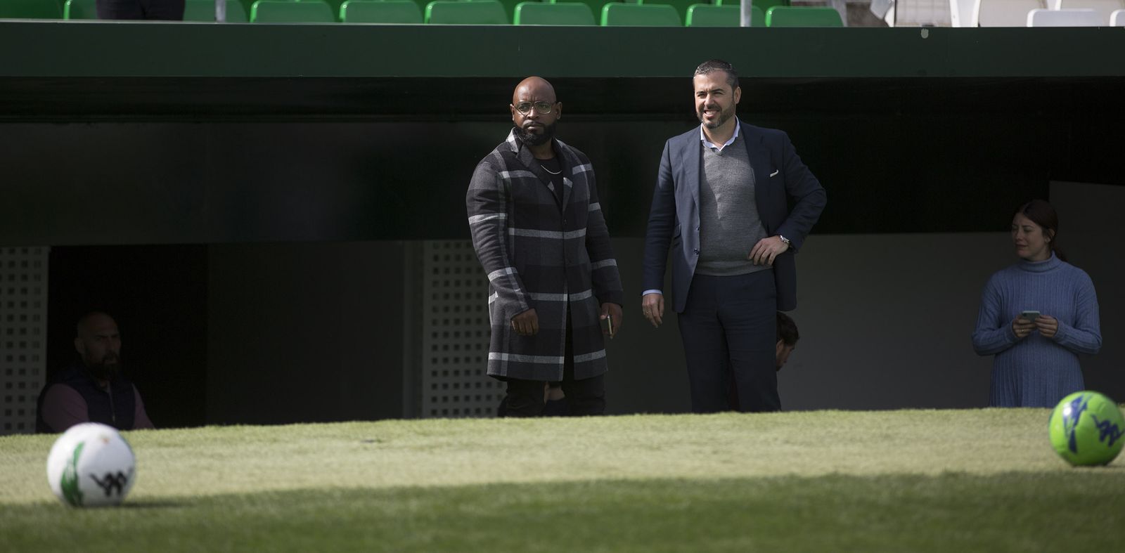 El padre de Emerson observa a su hijo junto a Julio Jiménez Heras.